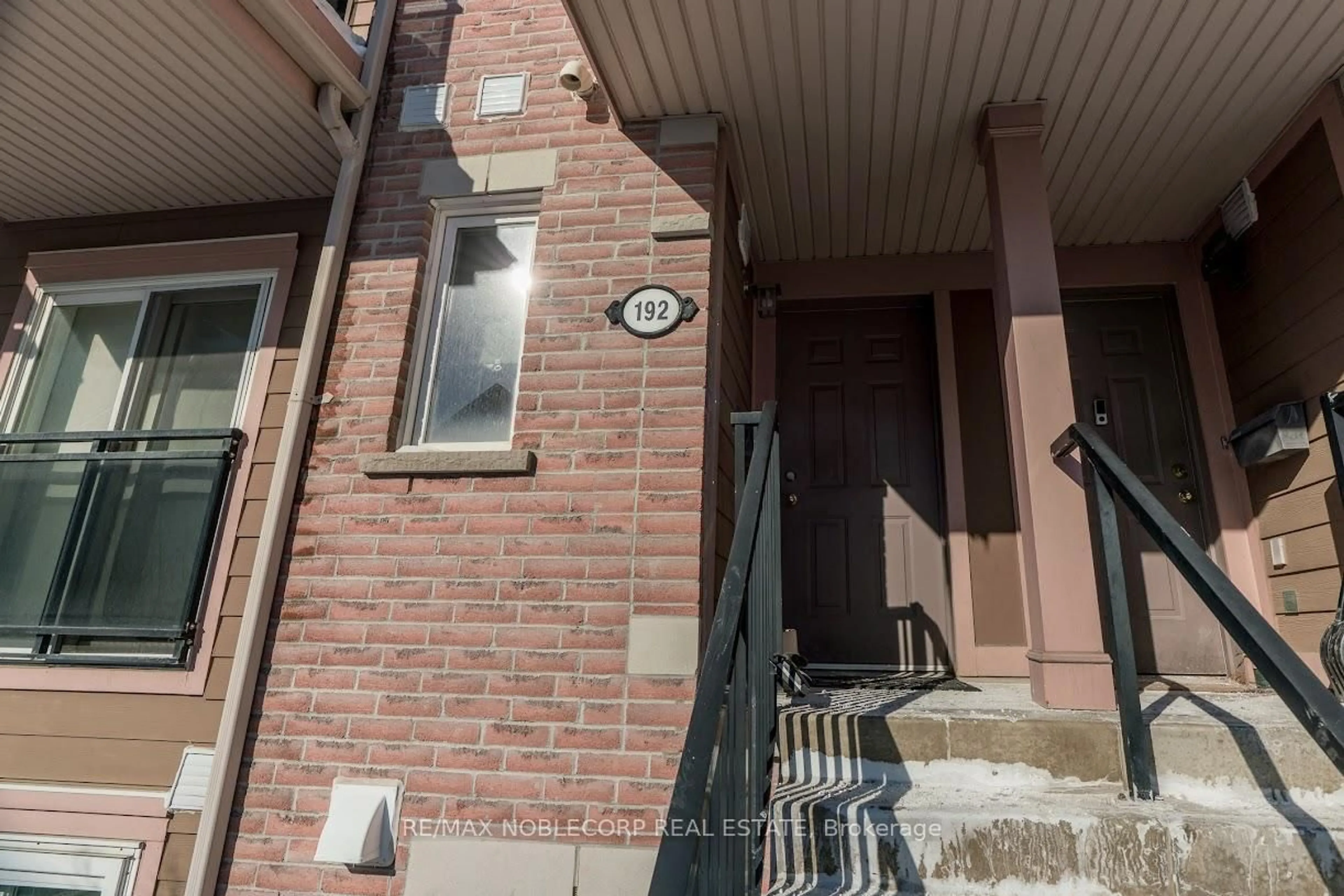 Unknown for 4975 Southampton Dr #192, Mississauga Ontario L5M 8E4