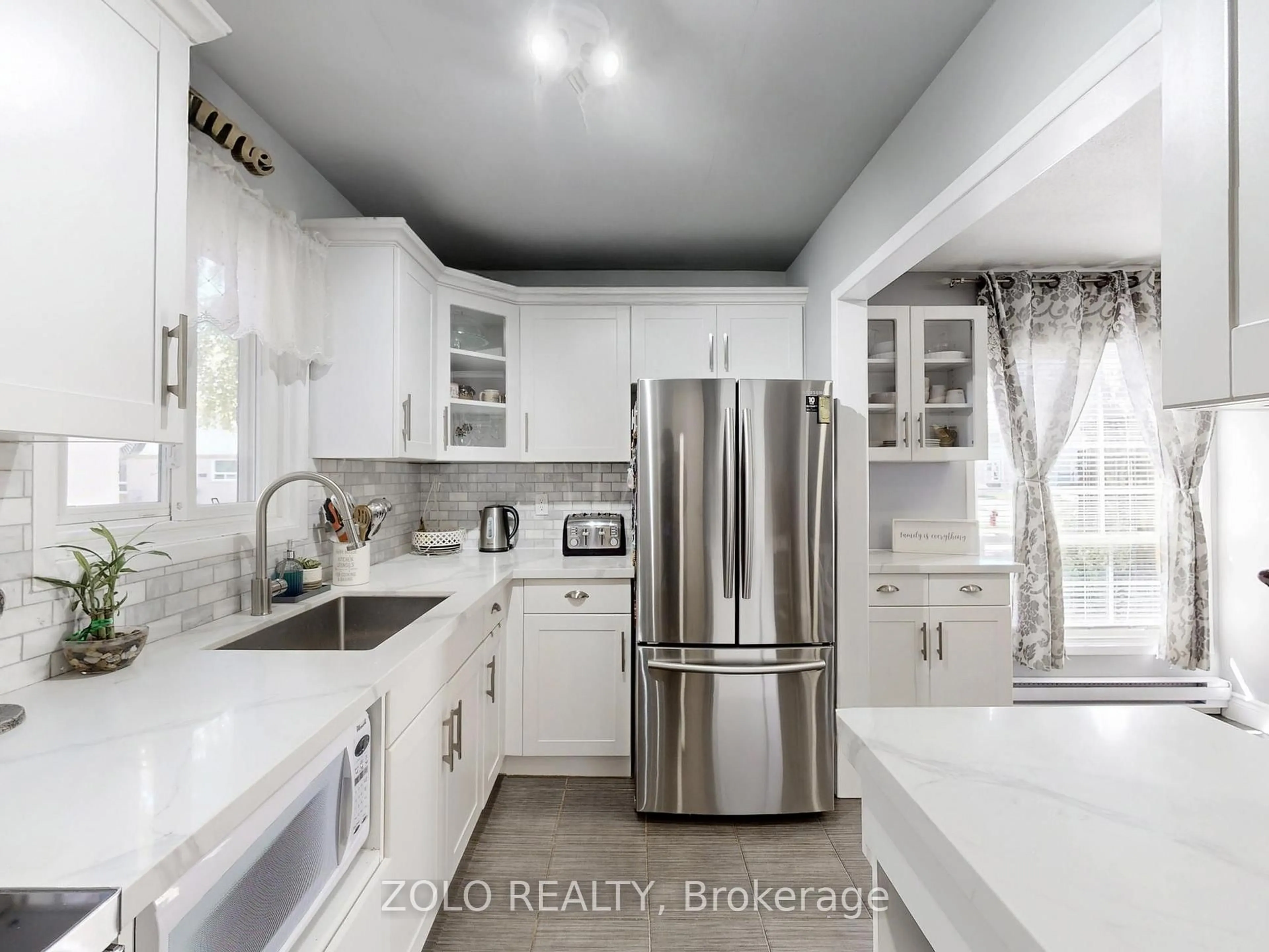 Contemporary kitchen, ceramic/tile floor for 30 Greenbush Crt, Brampton Ontario L6S 2K2