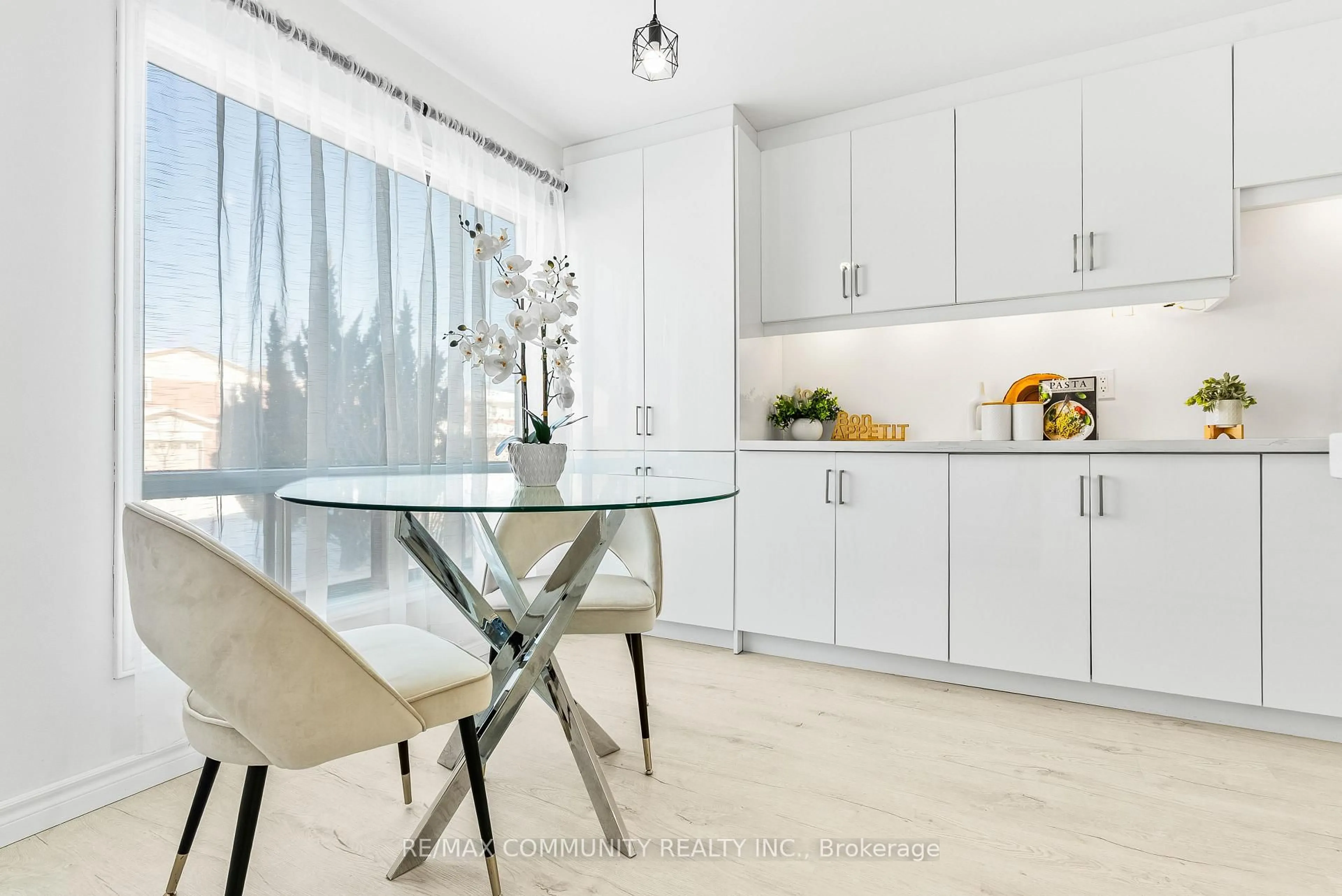 Unknown for 42 Kay Dr, Toronto Ontario M9V 4V6