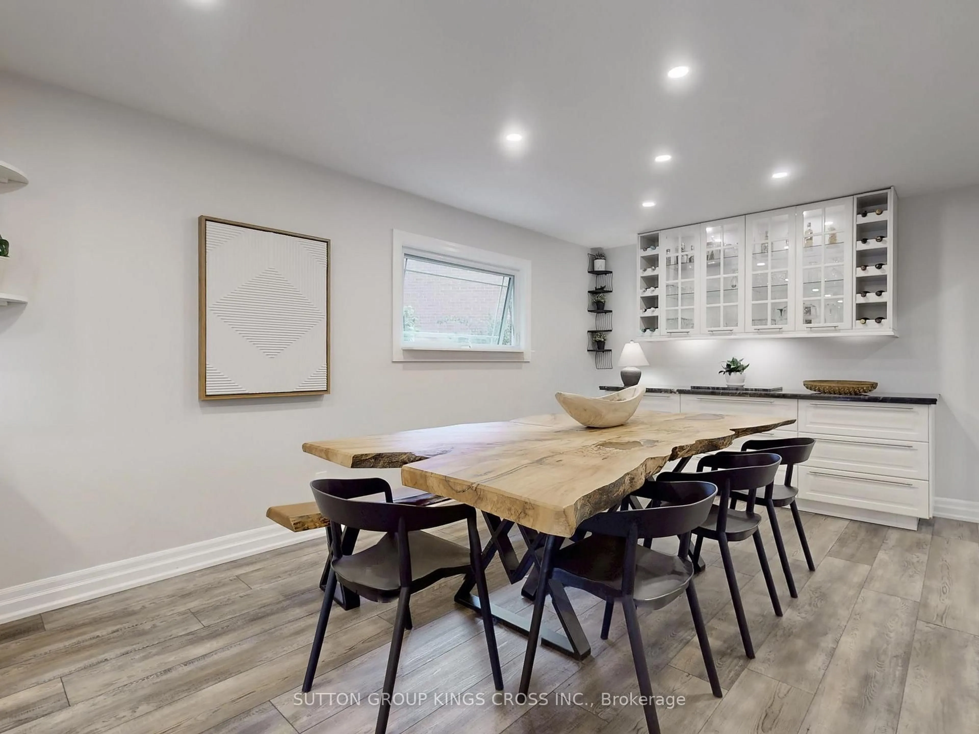 Unknown for 2730 Hammond Rd, Mississauga Ontario L5K 2M3