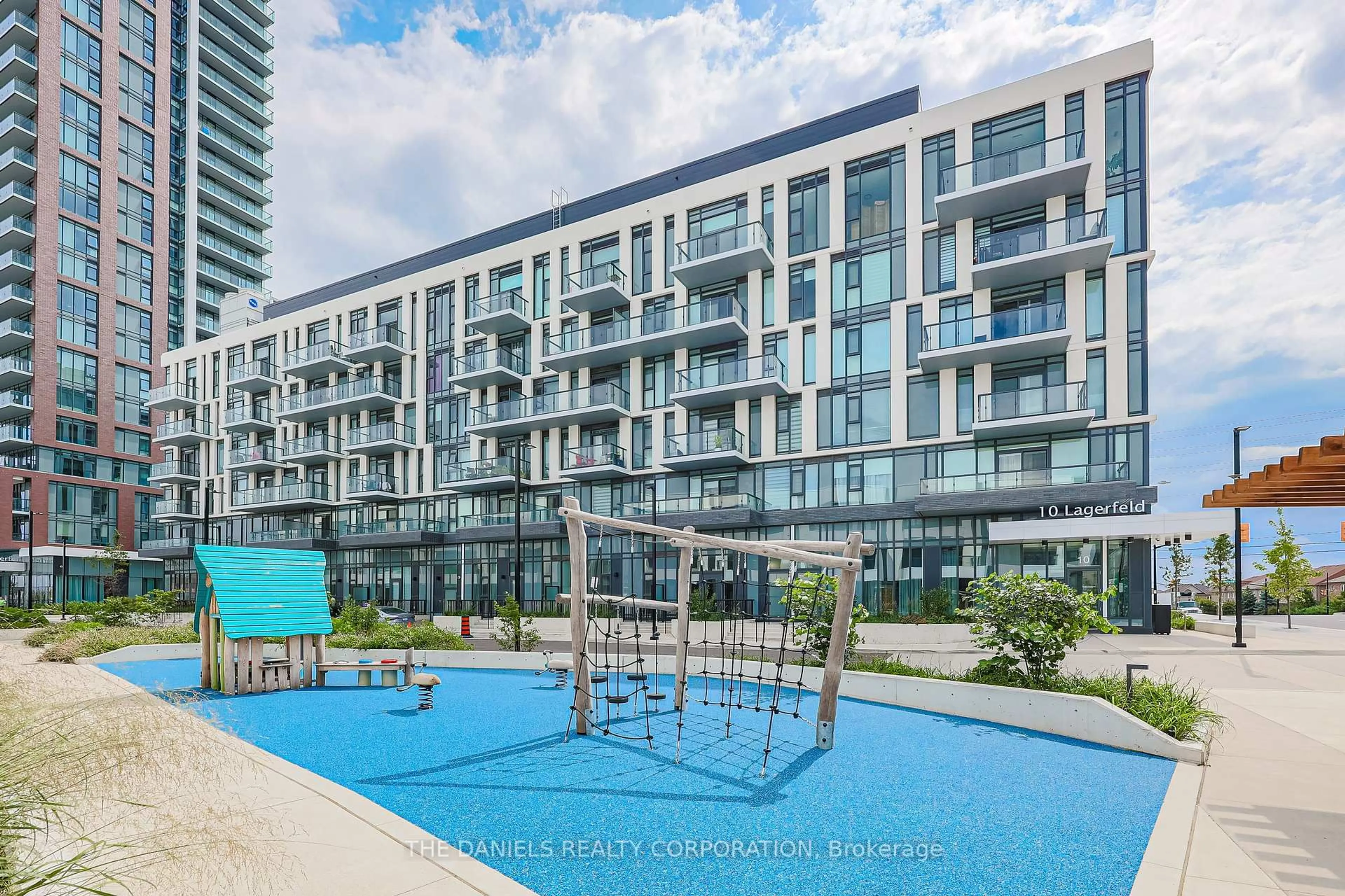 Pool for 10 Lagerfeld Dr #114, Brampton Ontario L7A 5L3