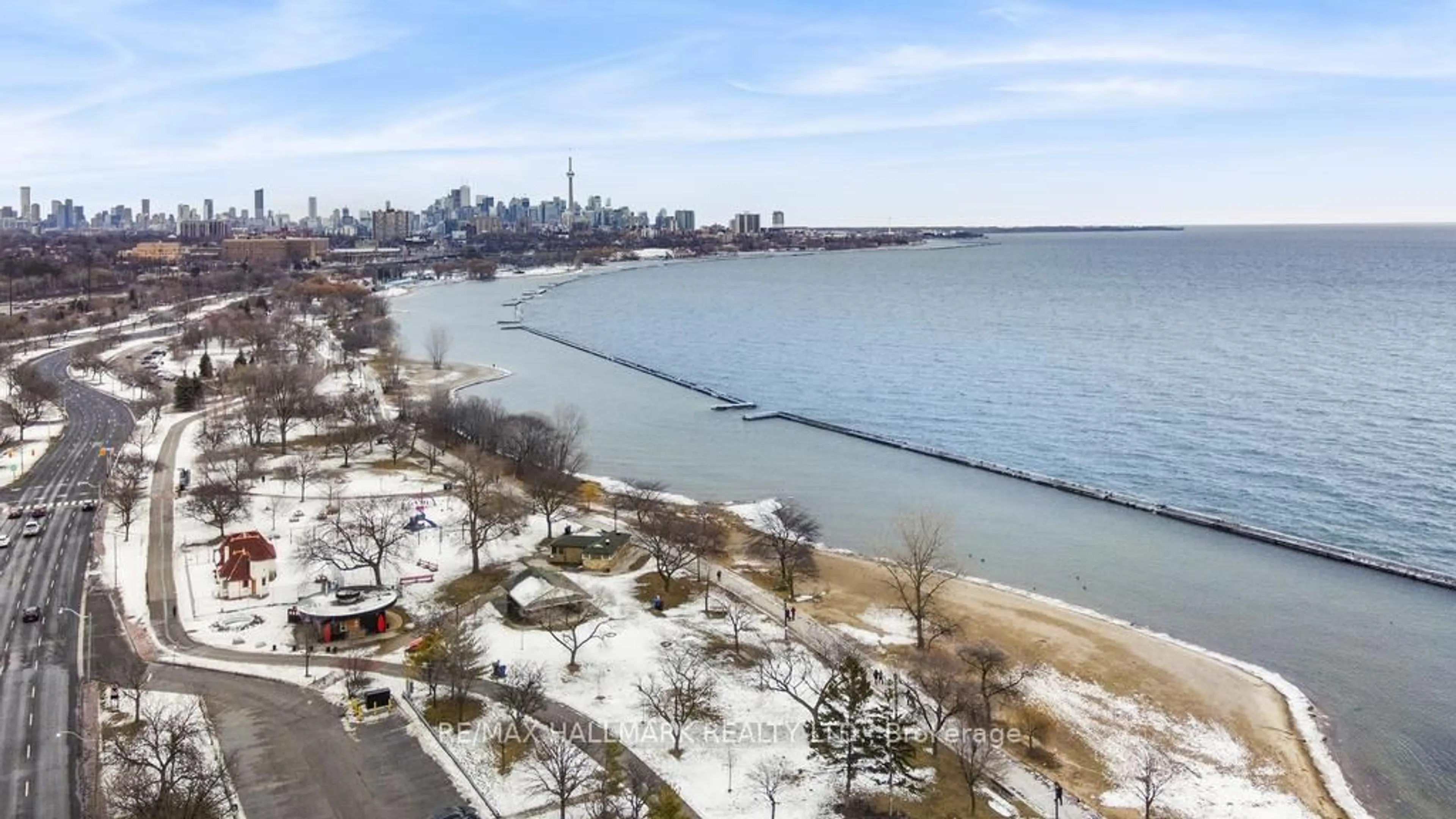 A pic from outside/outdoor area/front of a property/back of a property/a pic from drone, water/lake/river/ocean view for 1928 Lake Shore Blvd #2907, Toronto Ontario M6S 0B1