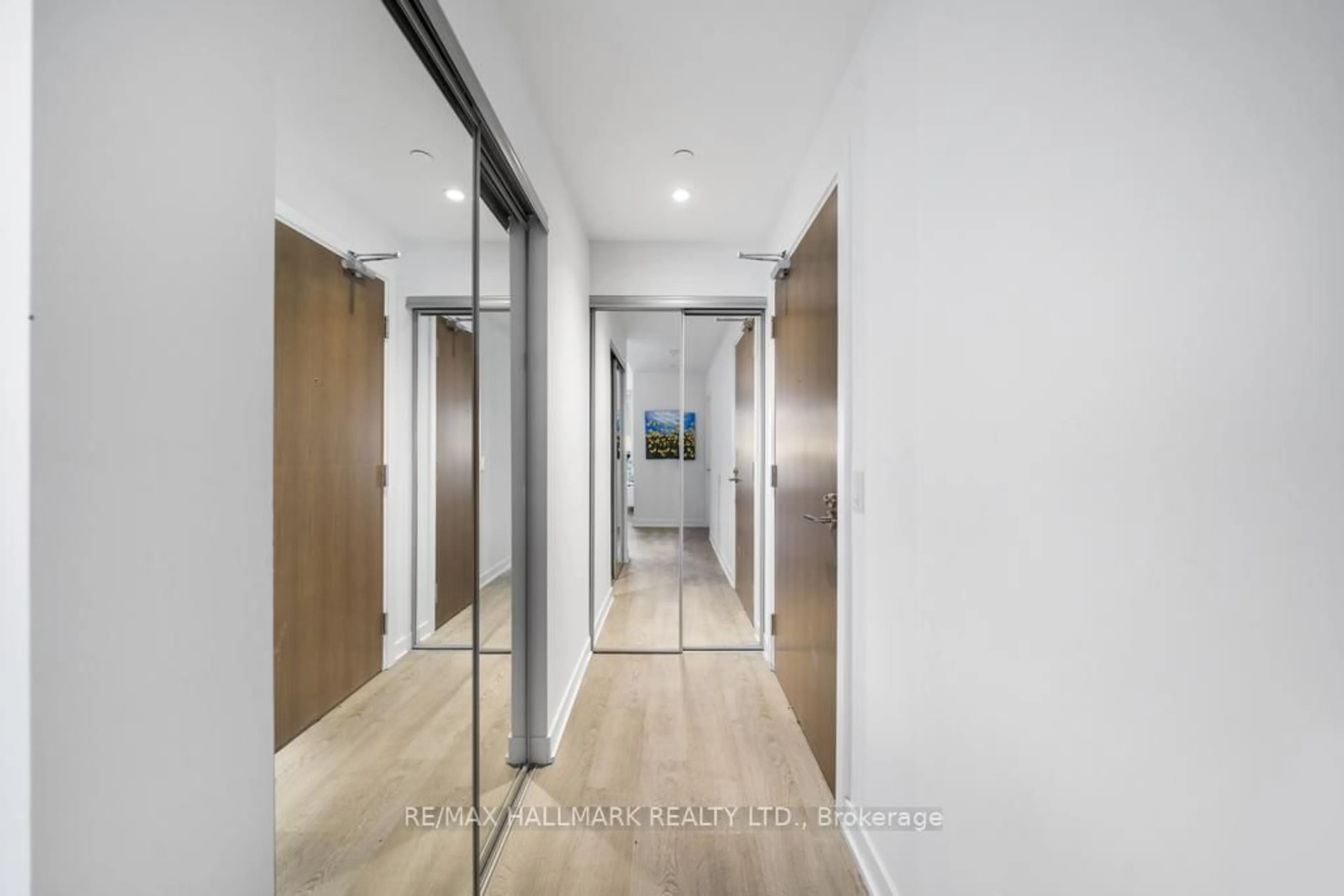 Indoor foyer for 1928 Lake Shore Blvd #2907, Toronto Ontario M6S 0B1