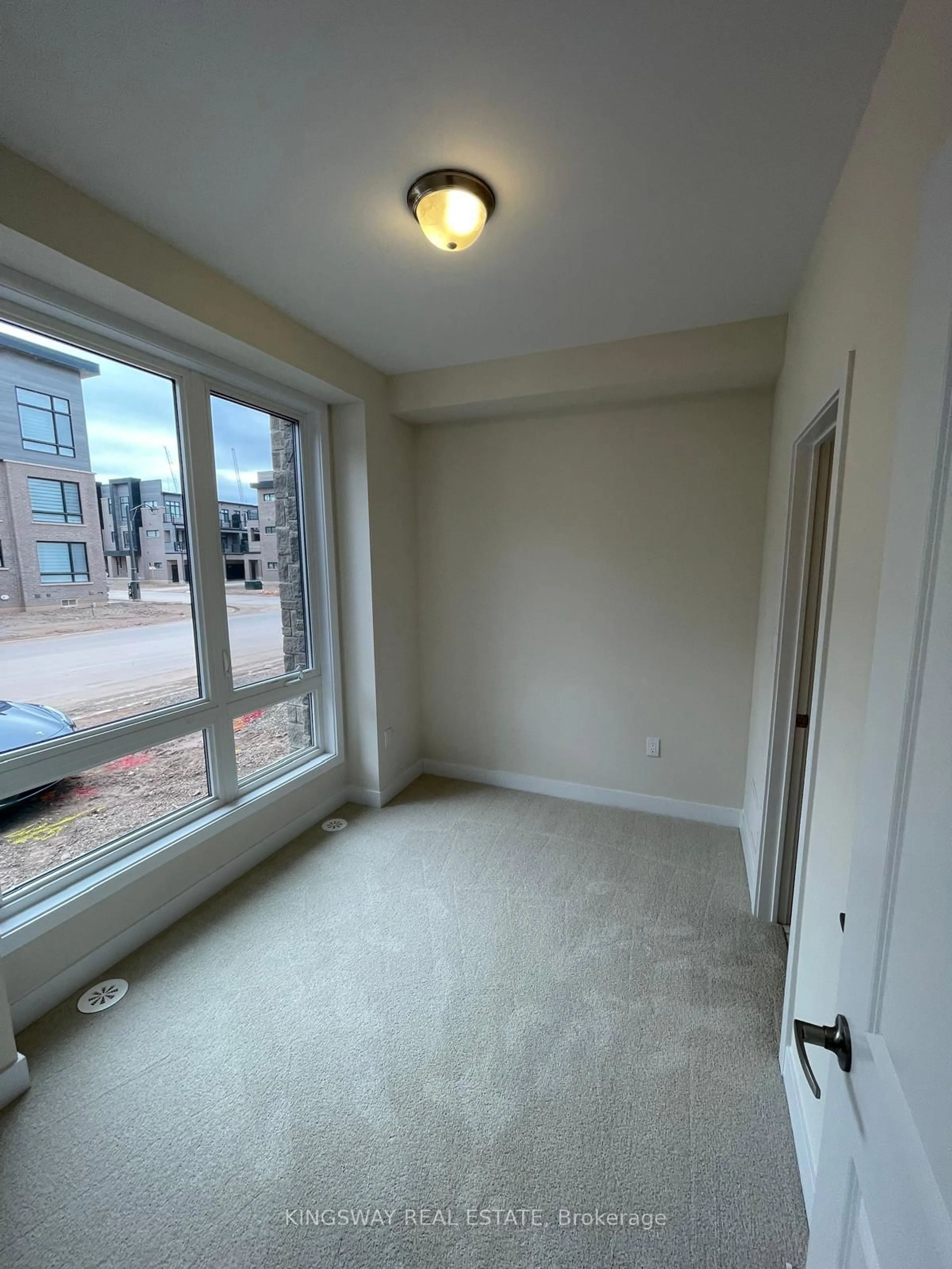 A pic of a room for 3082 Meadowridge Dr, Oakville Ontario L6H 7Z1