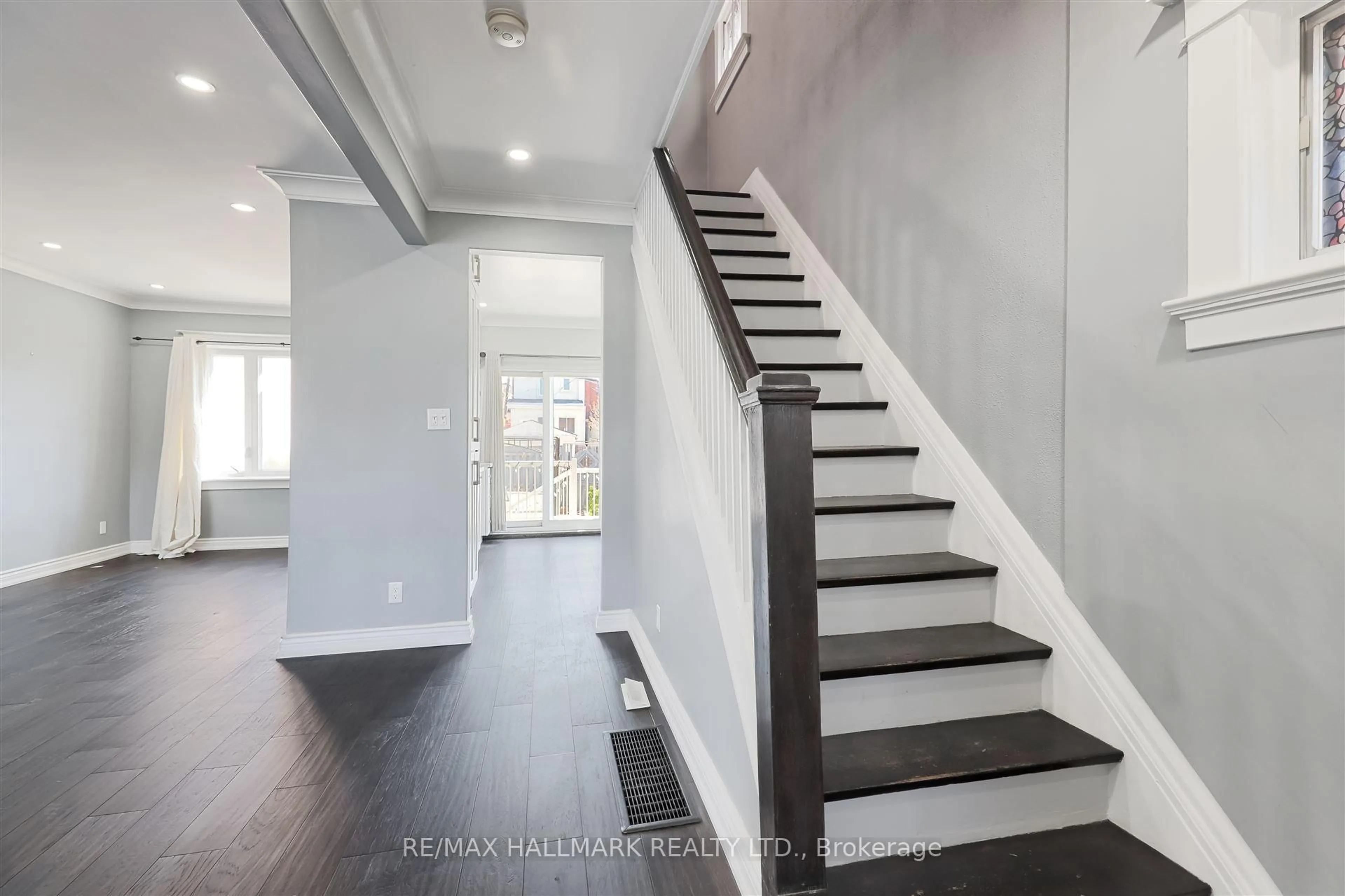 Indoor entryway for 161 Sellers Ave, Toronto Ontario M6E 3V1