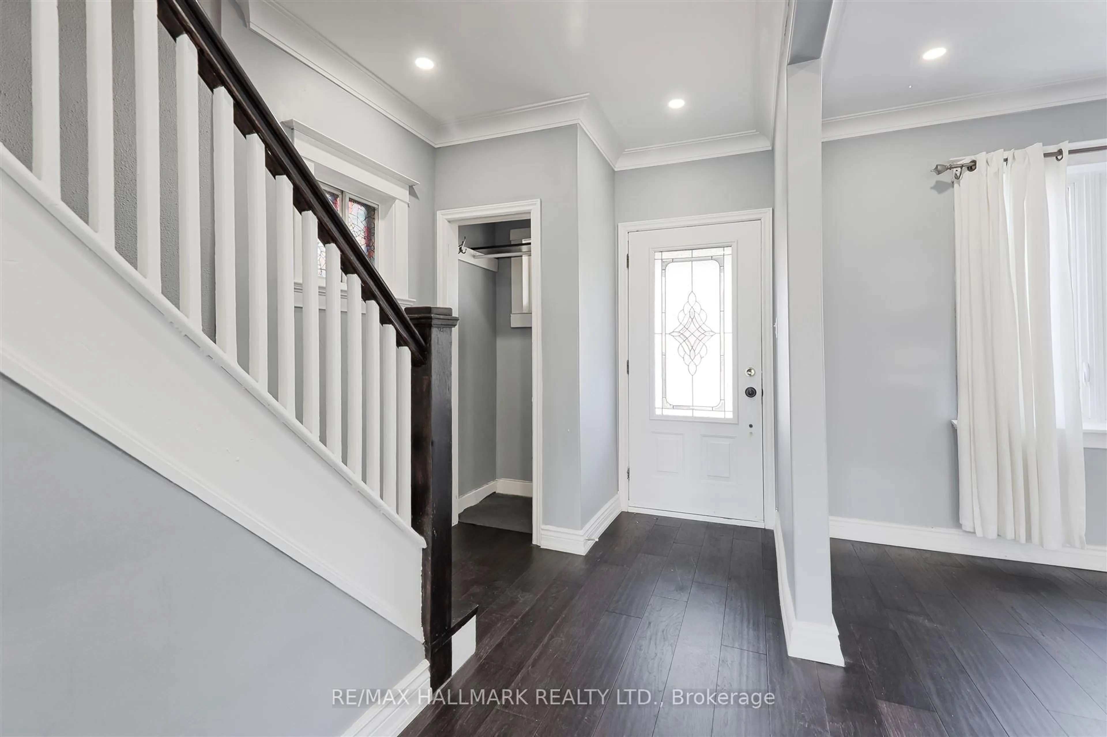 Indoor entryway for 161 Sellers Ave, Toronto Ontario M6E 3V1