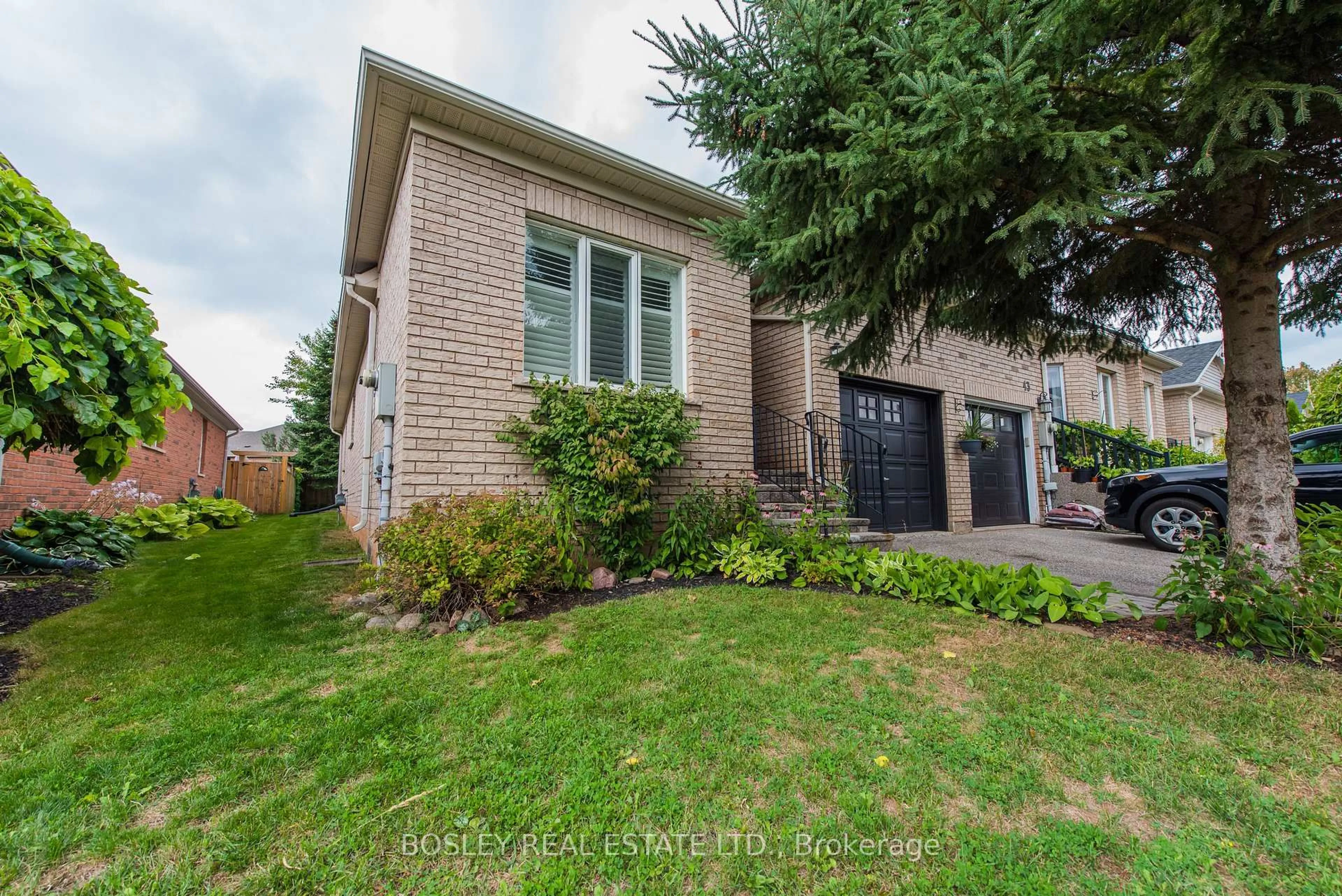 Home with brick exterior material, street for 41 Atwood Ave, Halton Hills Ontario L7G 5Z9