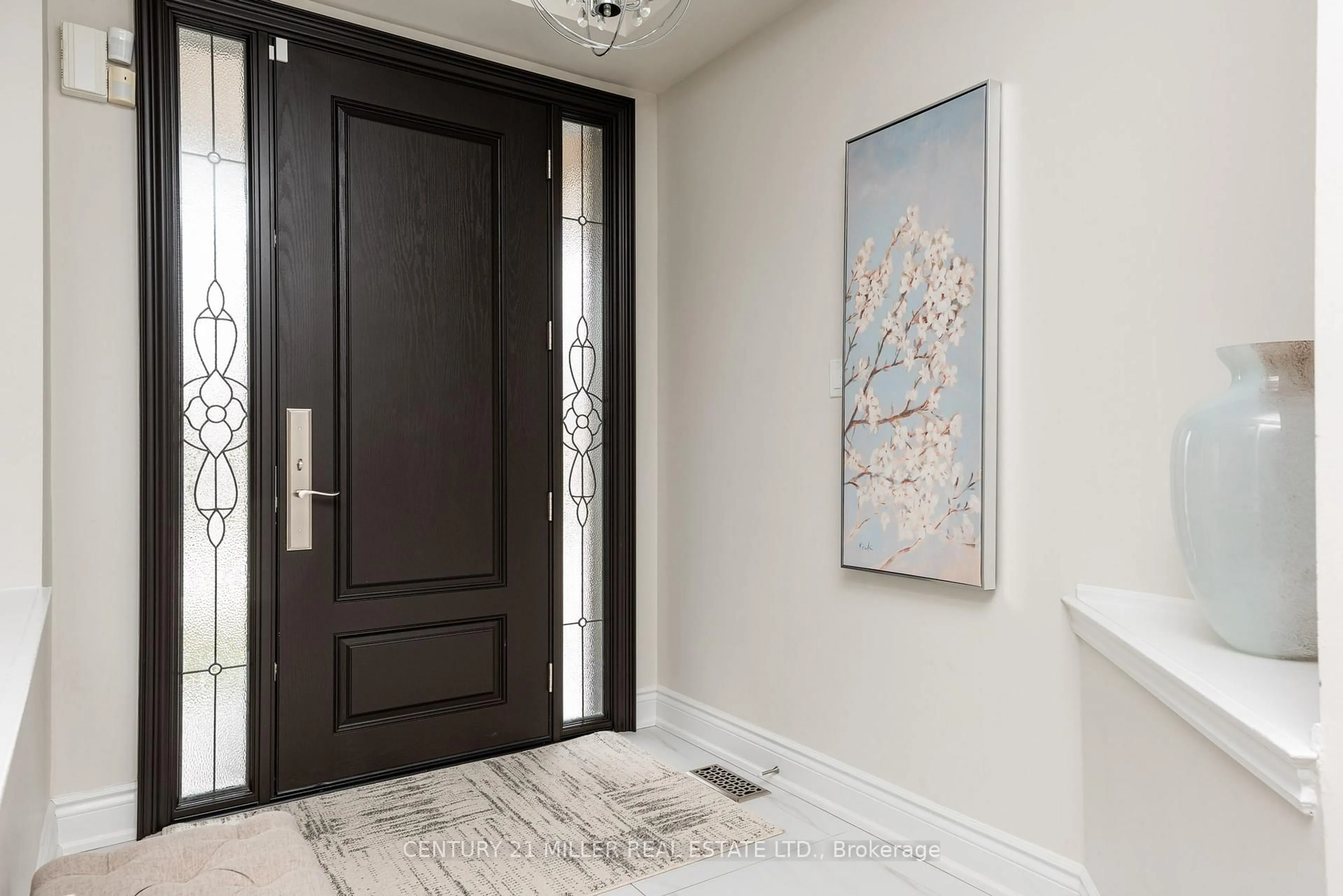 Indoor entryway for 3310 TIMELESS Dr, Oakville Ontario L6L 6V4