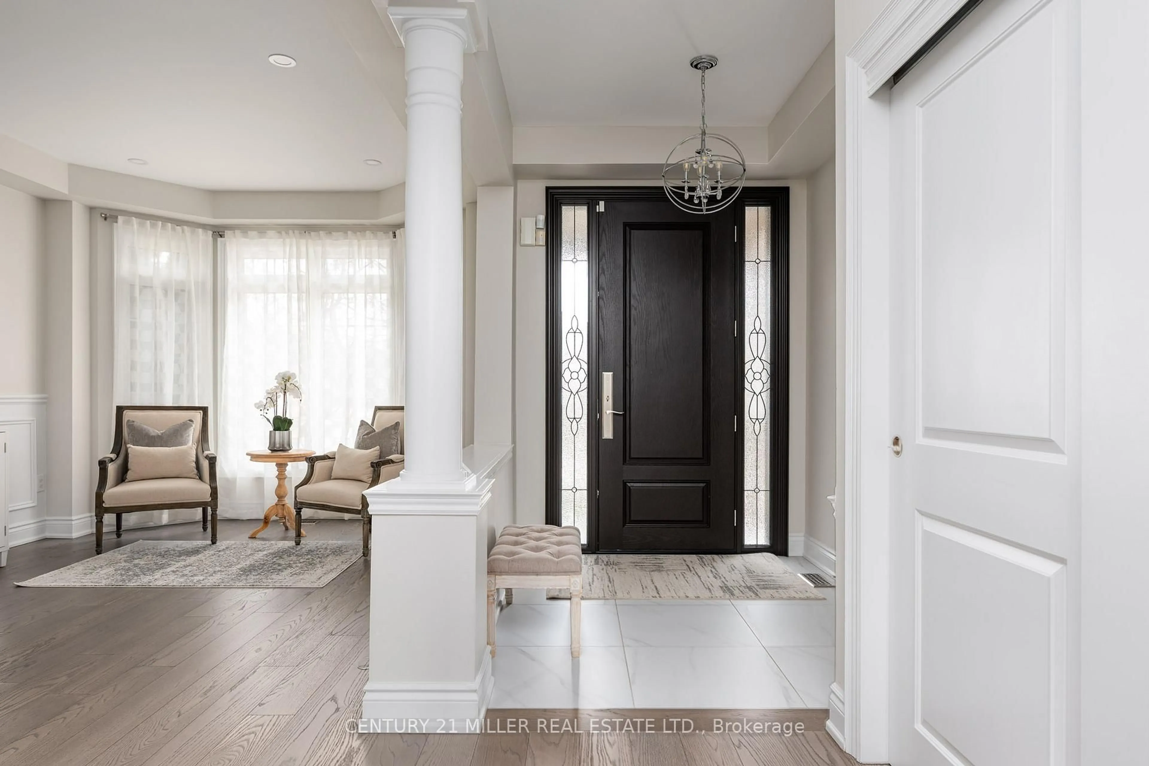 Indoor entryway for 3310 TIMELESS Dr, Oakville Ontario L6L 6V4