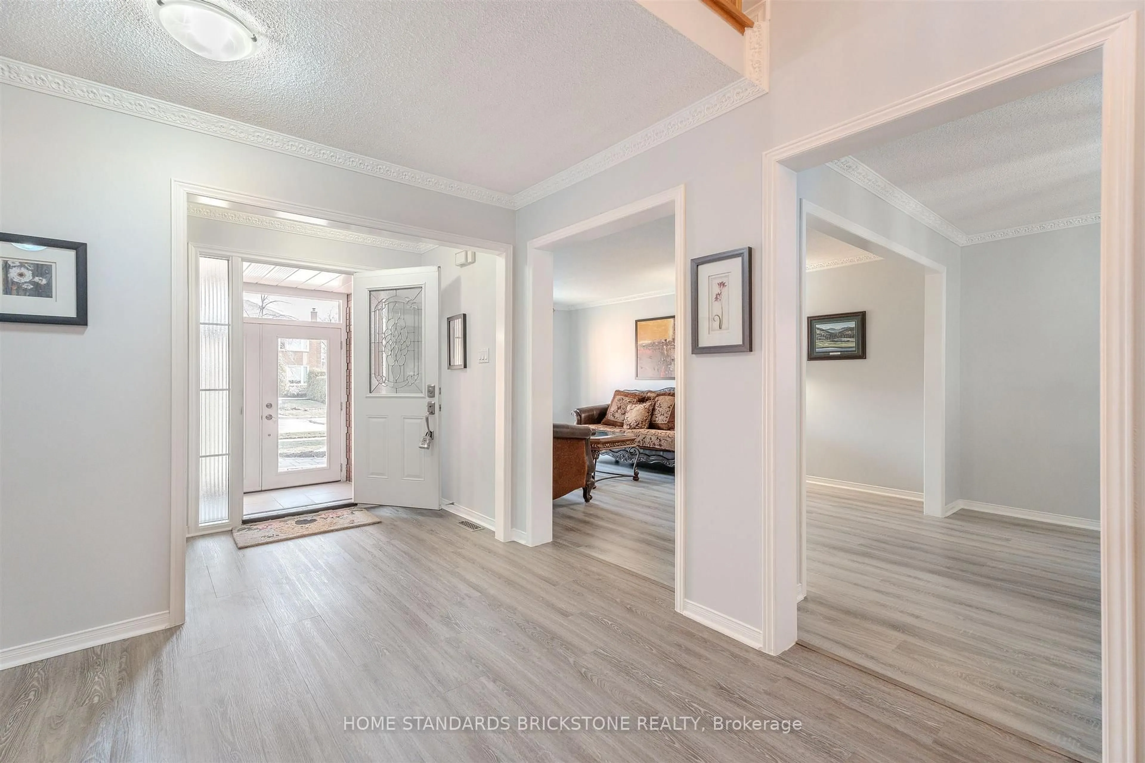 Indoor entryway for 4538 Penhallow Rd, Mississauga Ontario L5V 1E7