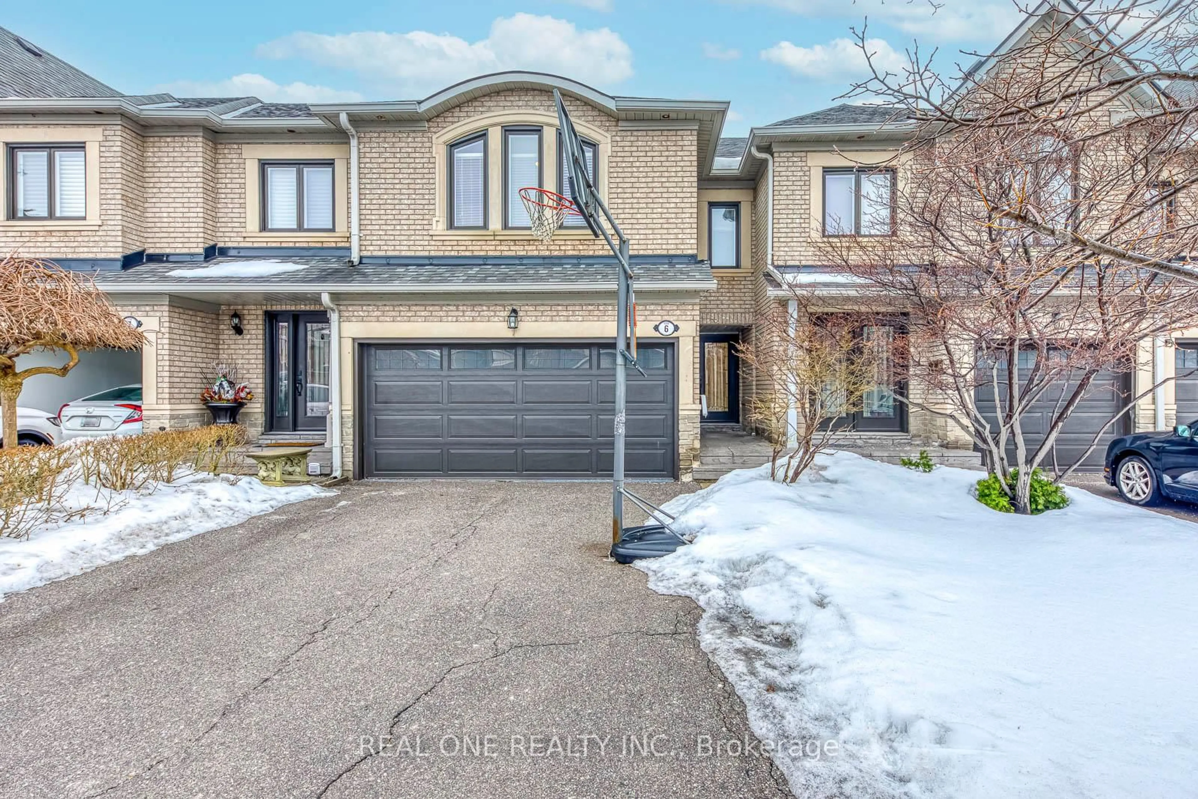 Home with brick exterior material, street for 2250 Rockingham Dr #6, Oakville Ontario L6H 6J3