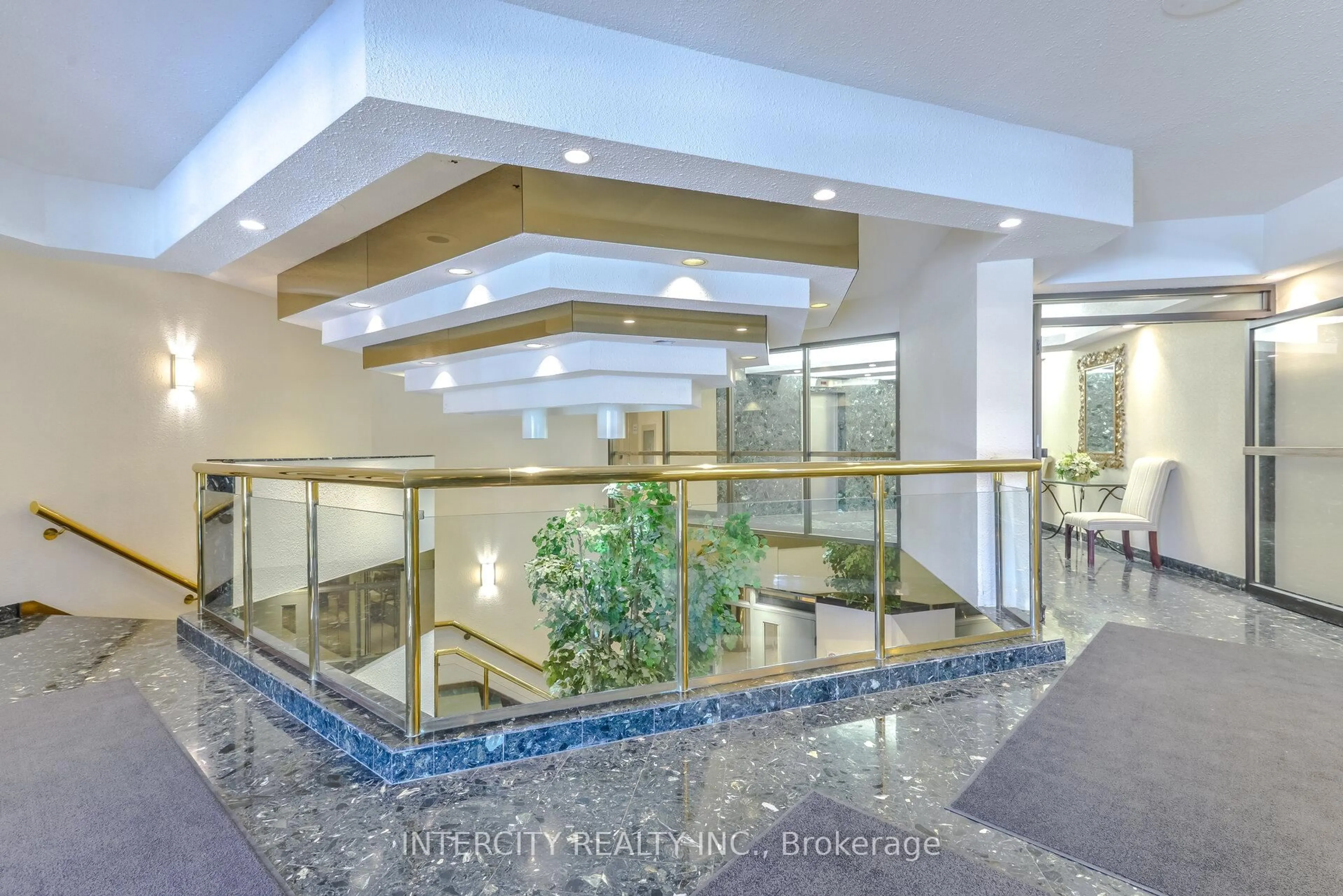 Indoor foyer for 2000 Islington Ave #308, Toronto Ontario M9P 3S7