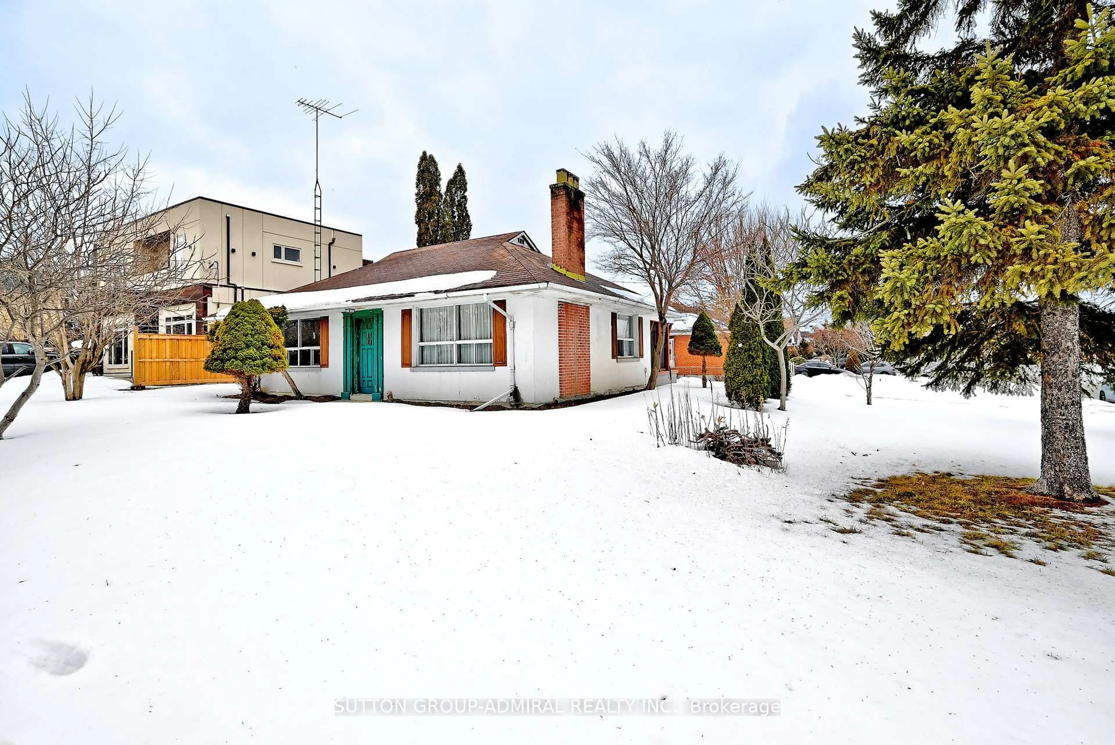 Patio, street for 58 Harlow Cres, Toronto Ontario M9V 2Y5