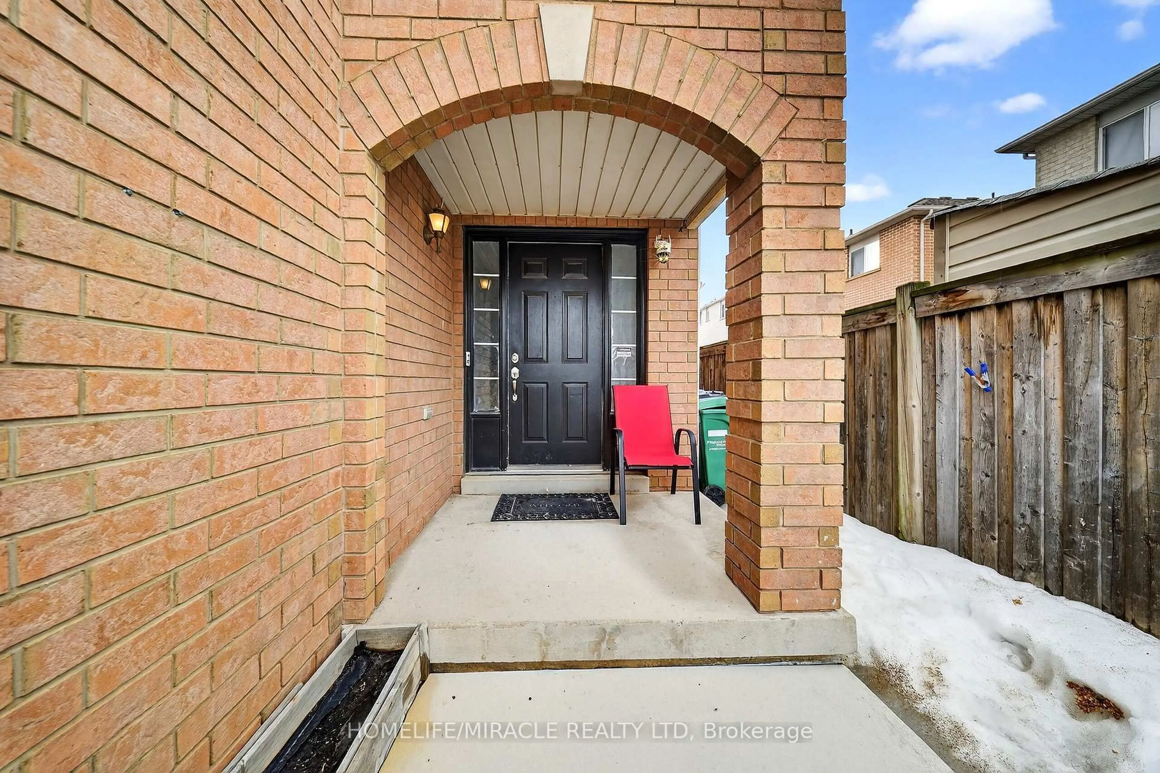 Indoor entryway for 71 Roadmaster Lane, Brampton Ontario L7A 3A7