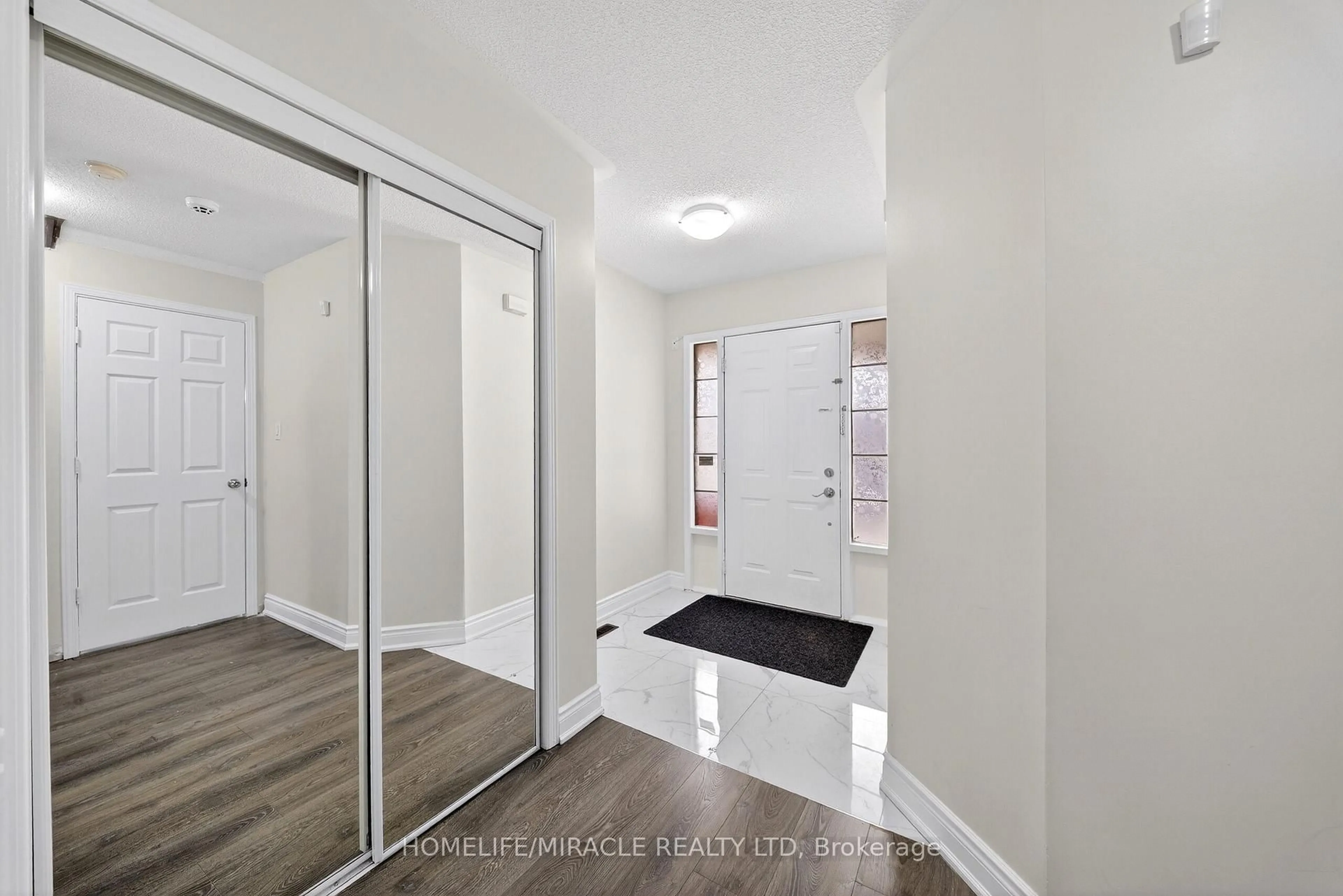 Indoor entryway for 71 Roadmaster Lane, Brampton Ontario L7A 3A7