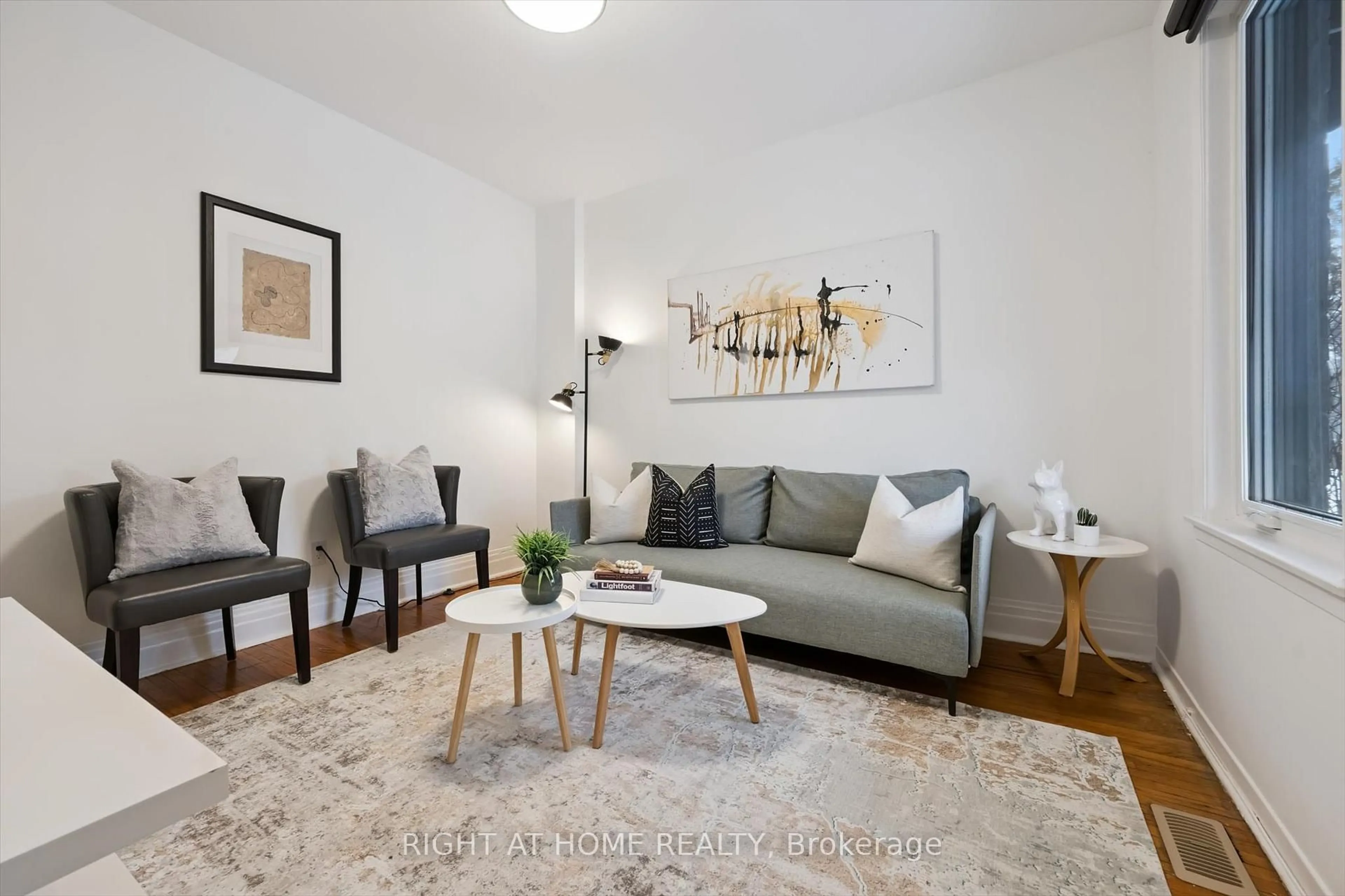 Living room with furniture, unknown for 1 Auburn Ave, Toronto Ontario M6H 2L6