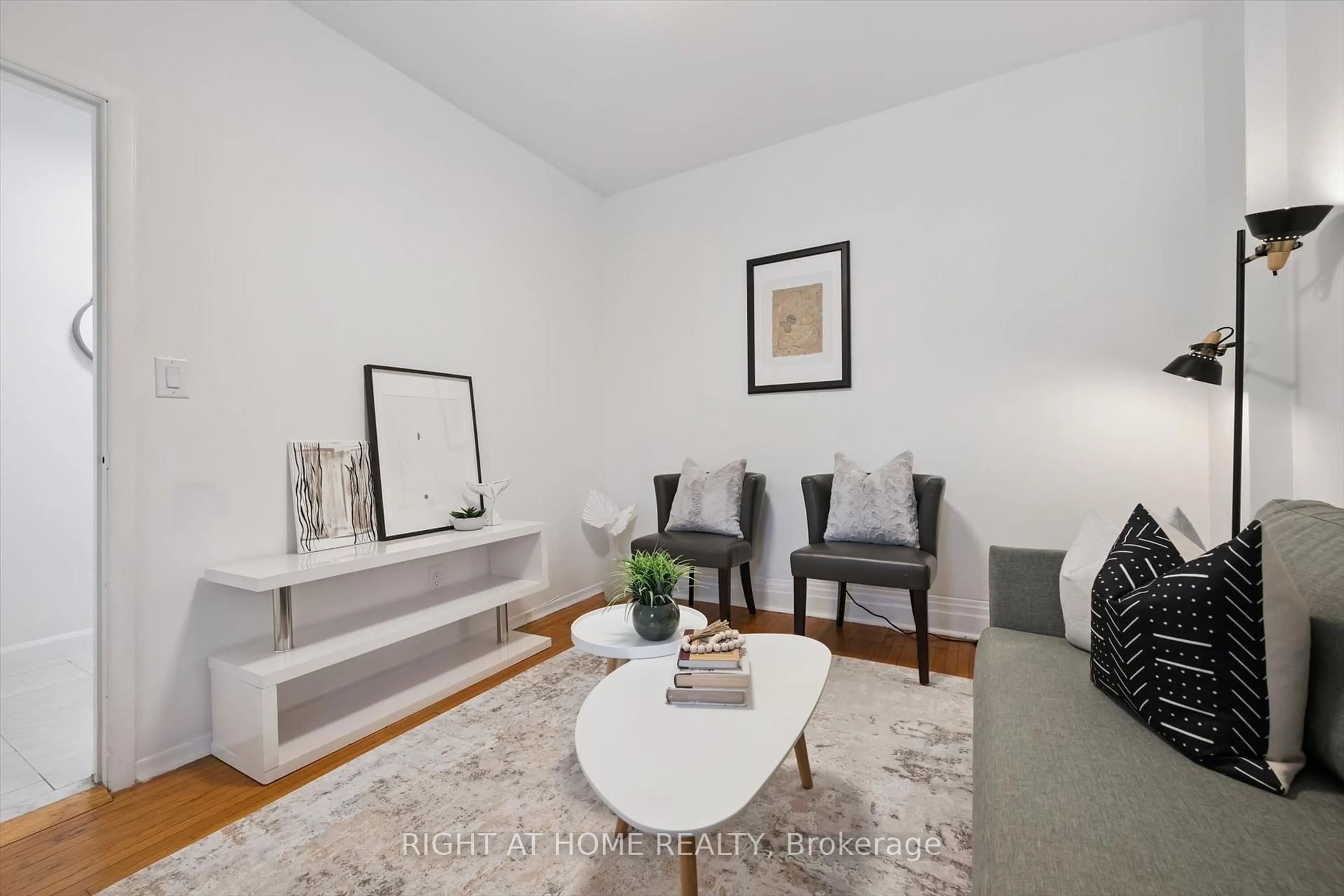 Living room with furniture, unknown for 1 Auburn Ave, Toronto Ontario M6H 2L6