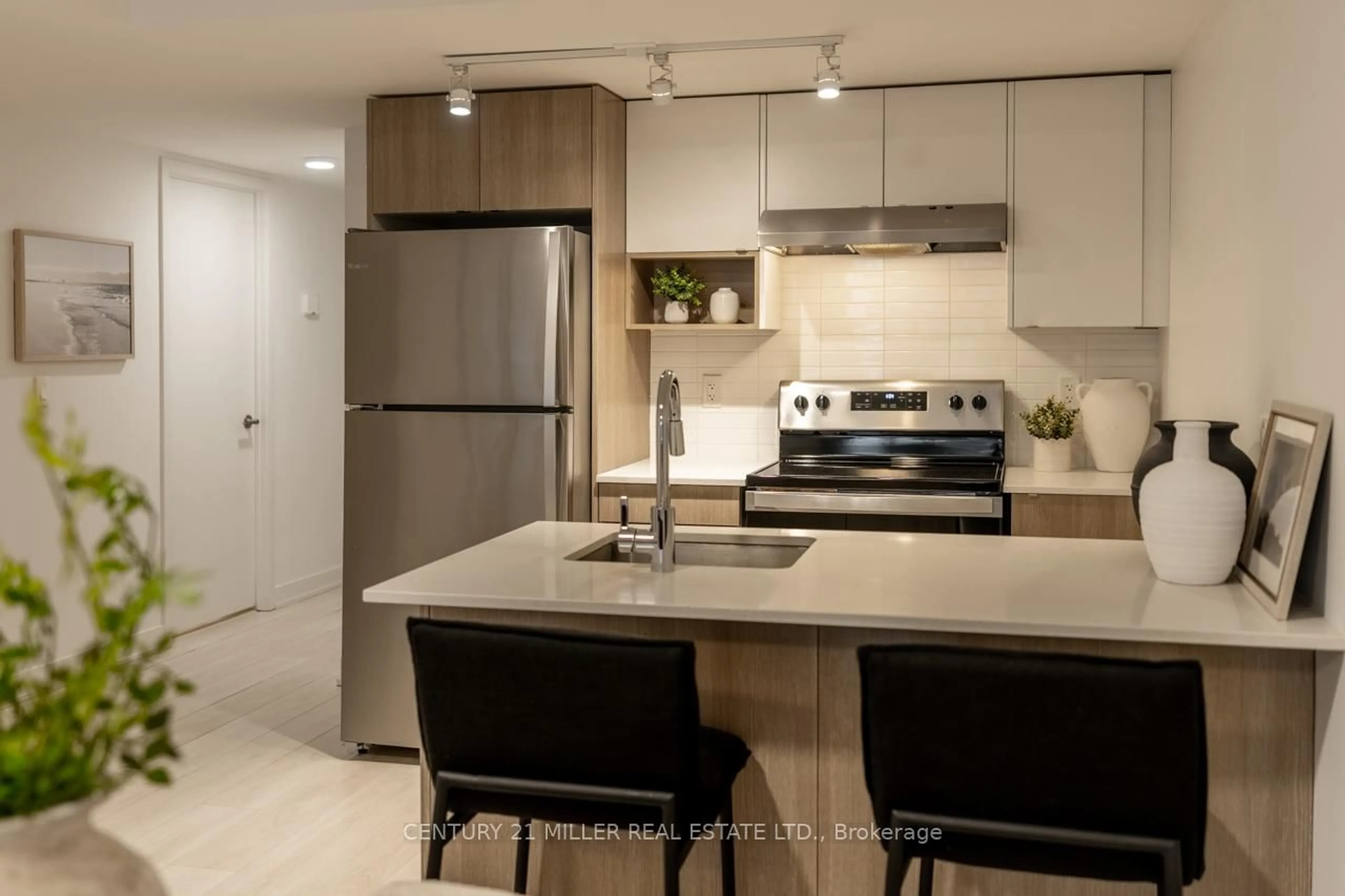 Open concept kitchen, ceramic/tile floor for 1129 Cooke Blvd #608, Burlington Ontario L7T 0C3