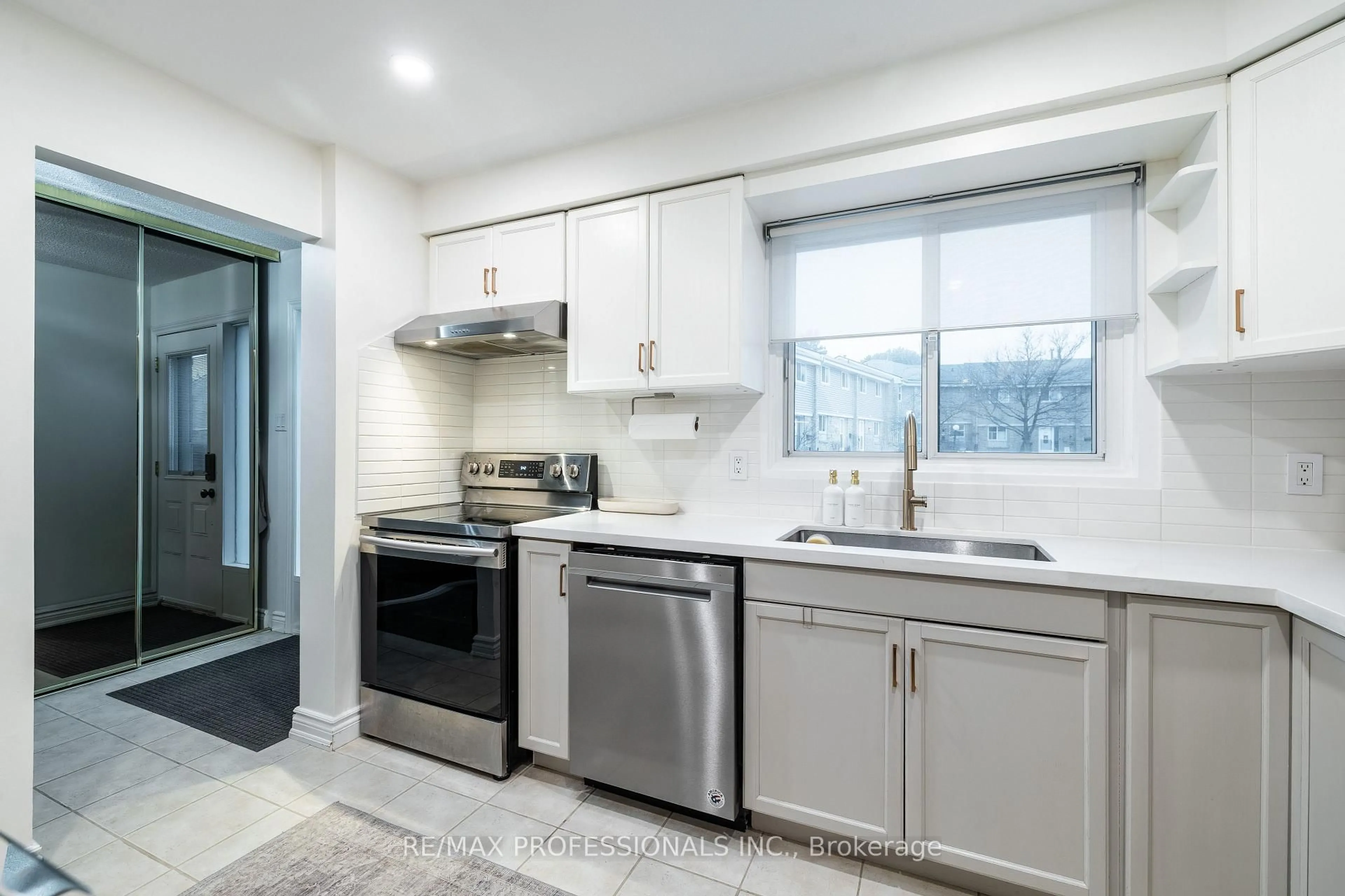 Unknown for 6699 Falconer Dr #TH65, Mississauga Ontario L5N 2E3