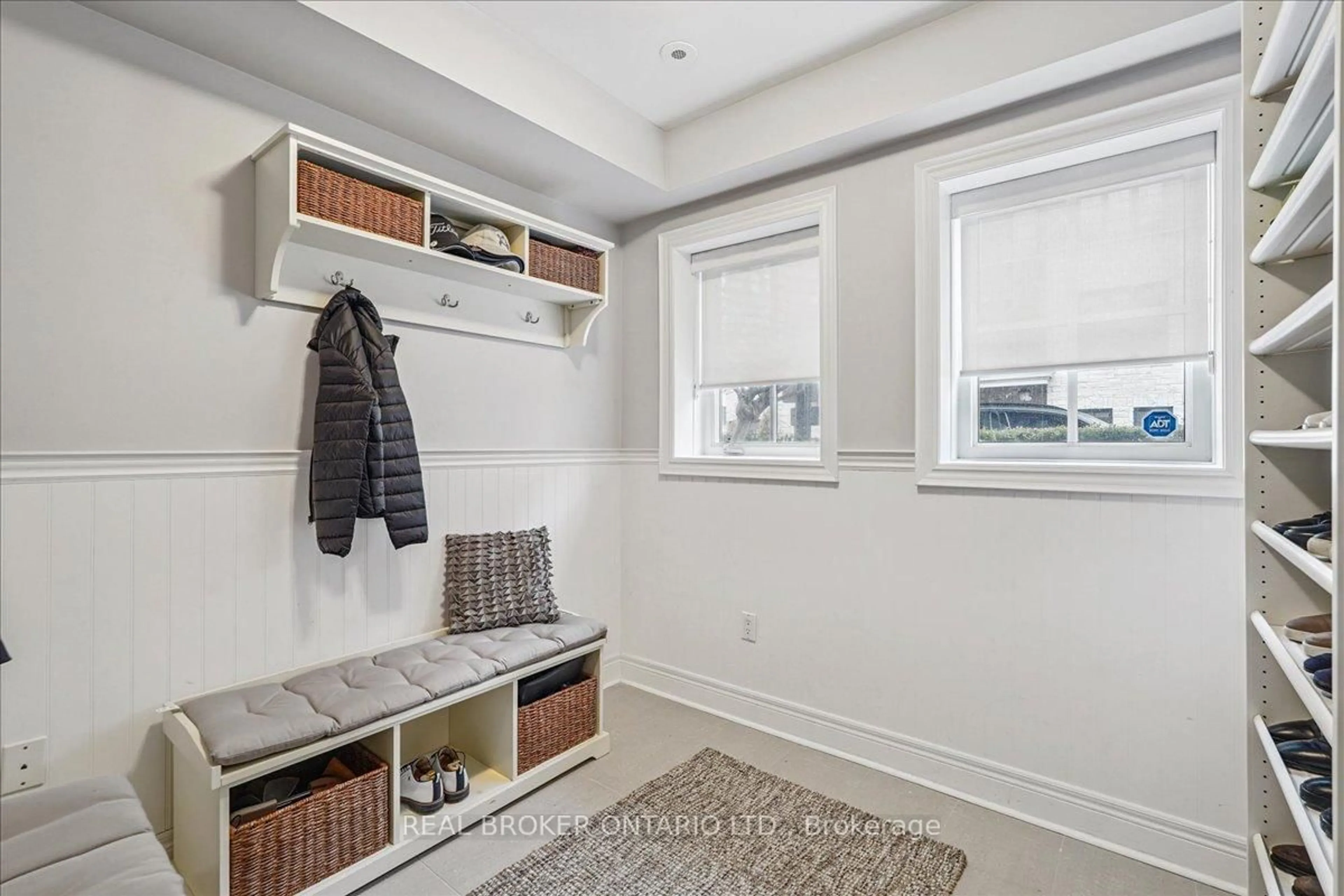 Laundry room for 25 Ruby Lang Lane, Toronto Ontario M8Z 0B8