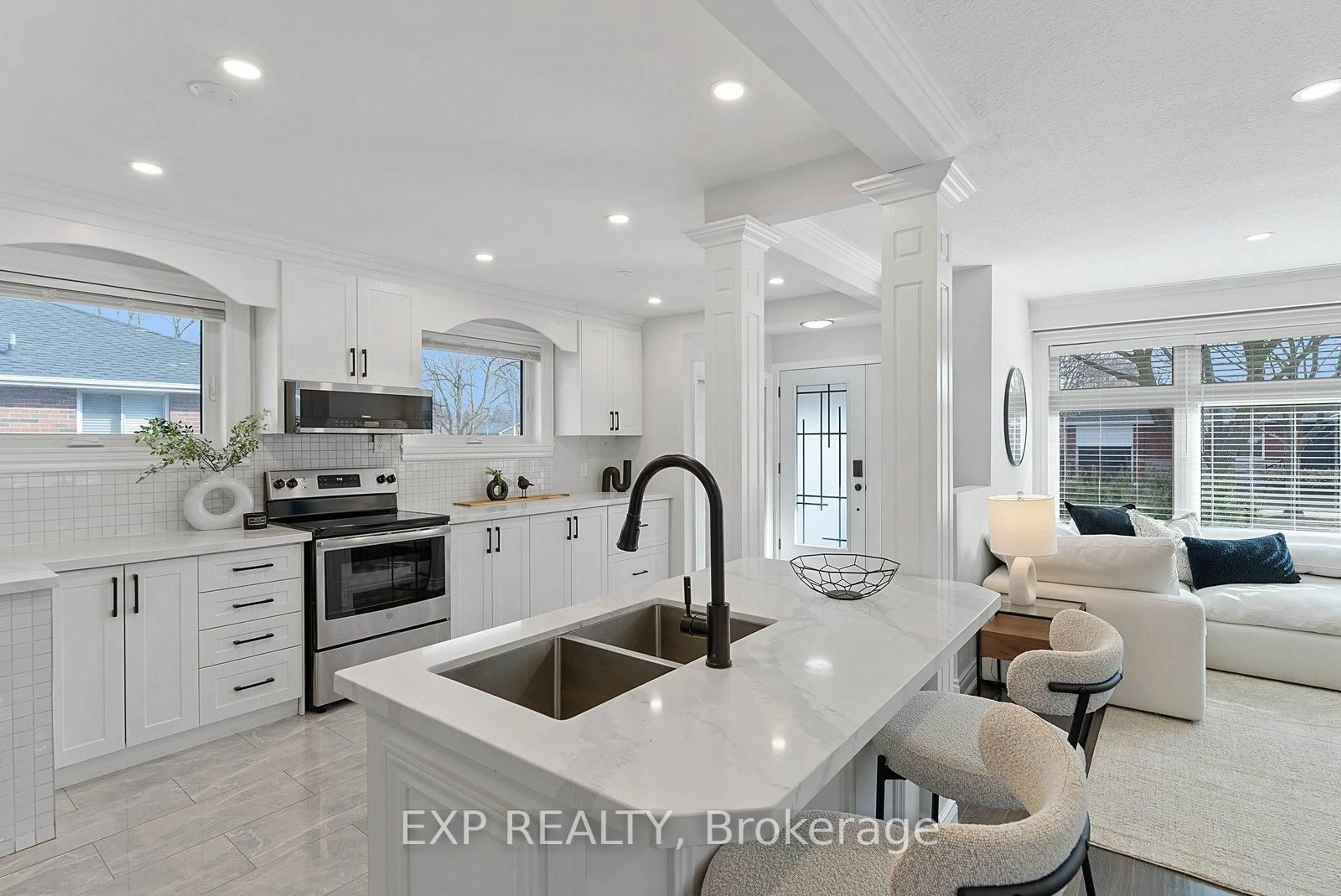 Open concept kitchen, ceramic/tile floor for 39 Hobden Pl, Toronto Ontario M9R 3R6