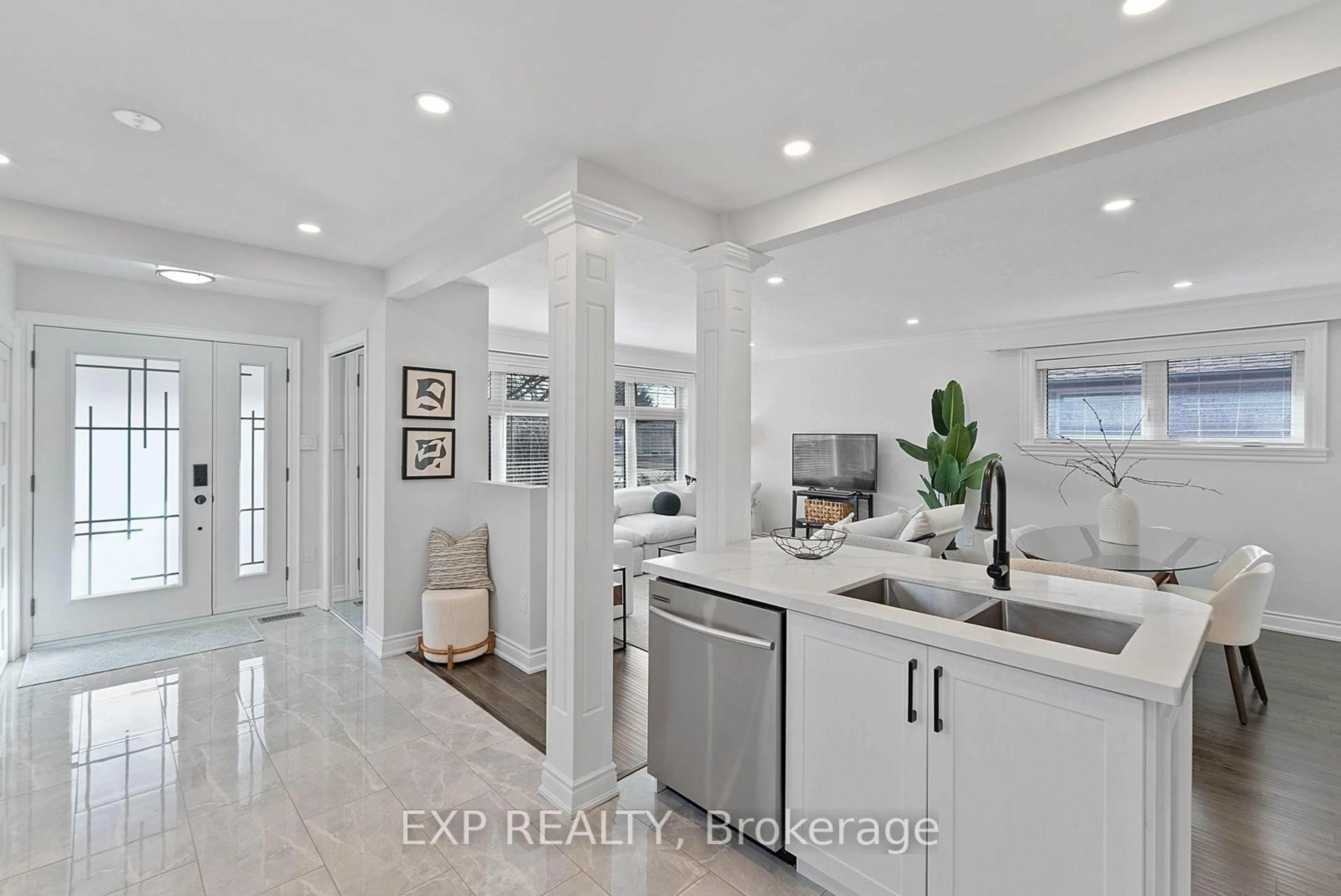 Open concept kitchen, ceramic/tile floor for 39 Hobden Pl, Toronto Ontario M9R 3R6