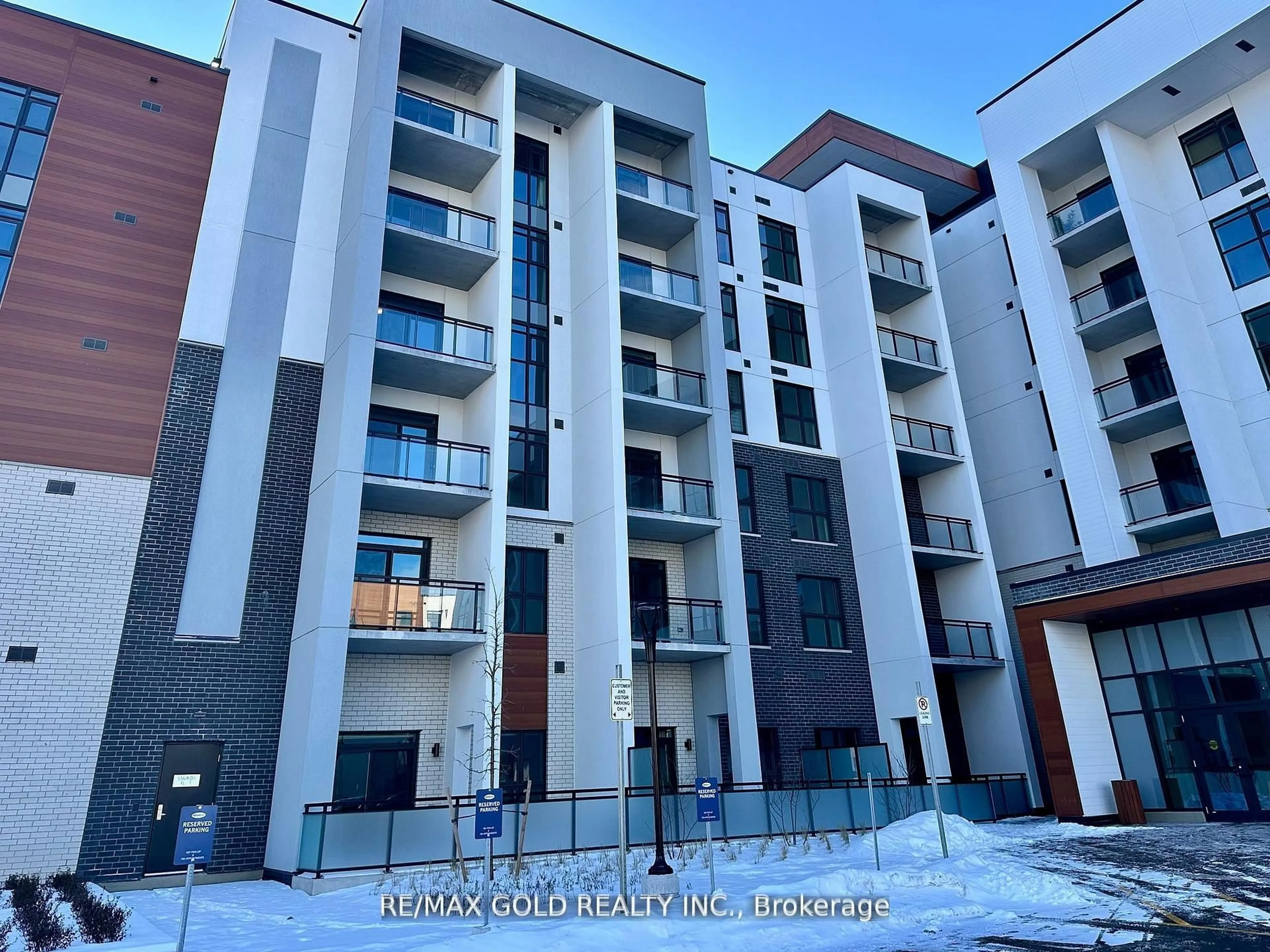 A pic from outside/outdoor area/front of a property/back of a property/a pic from drone, building for 490 Gordon Krantz Ave #423, Milton Ontario L9E 1Z5