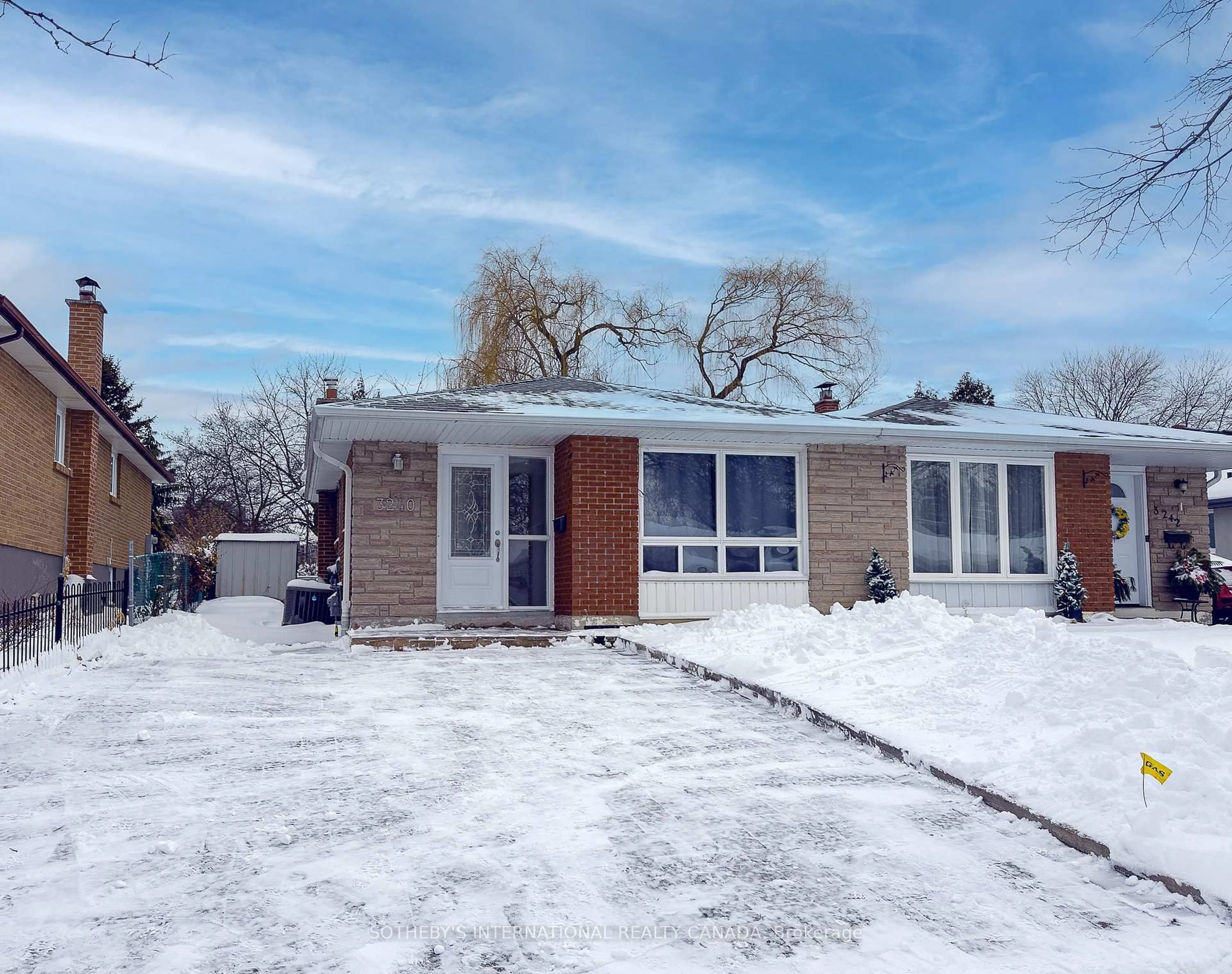 Unknown for 3240 Trisha Dwns, Mississauga Ontario L5A 2A7