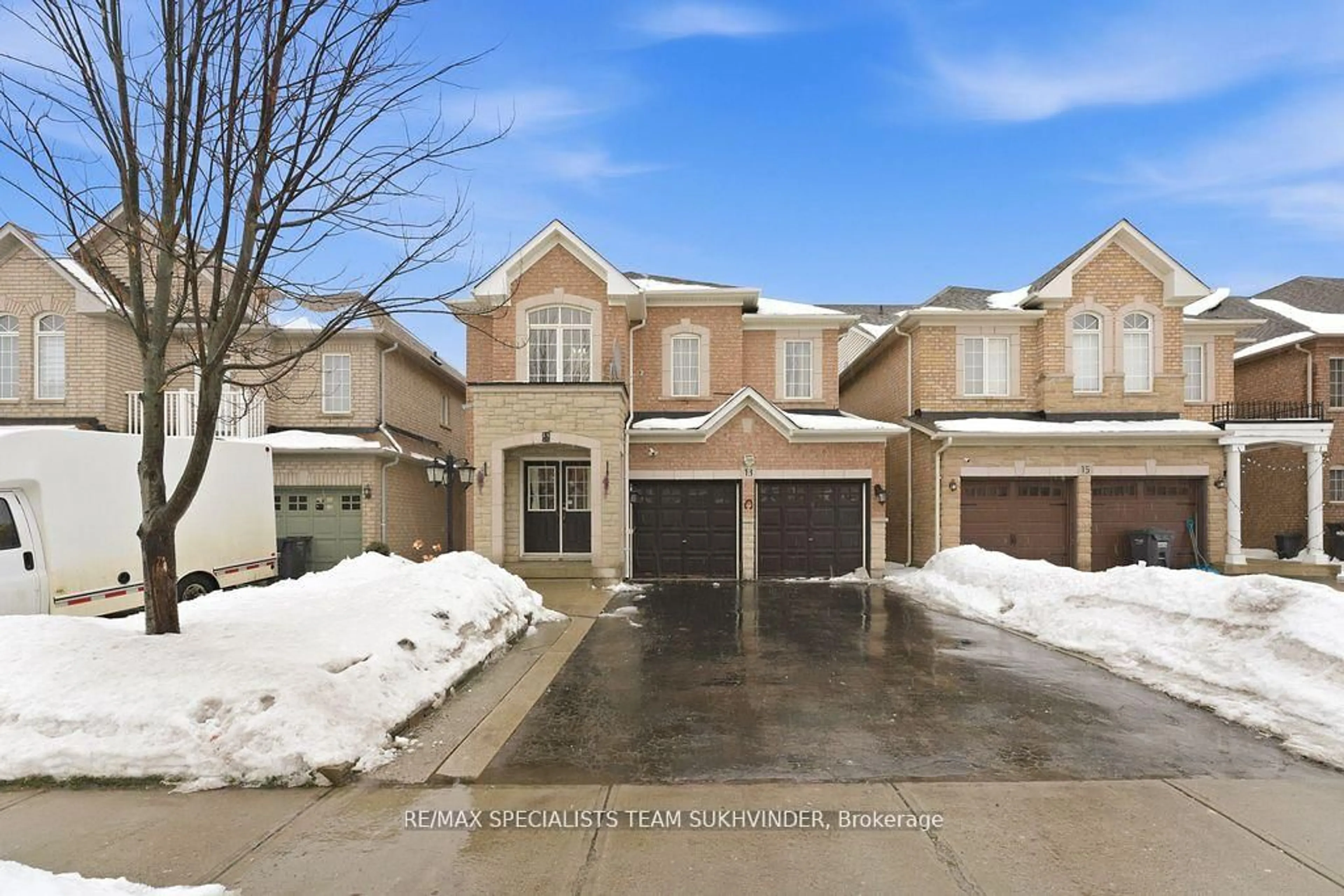 A pic from outside/outdoor area/front of a property/back of a property/a pic from drone, street for 13 El Camino Way, Brampton Ontario L7A 3C4