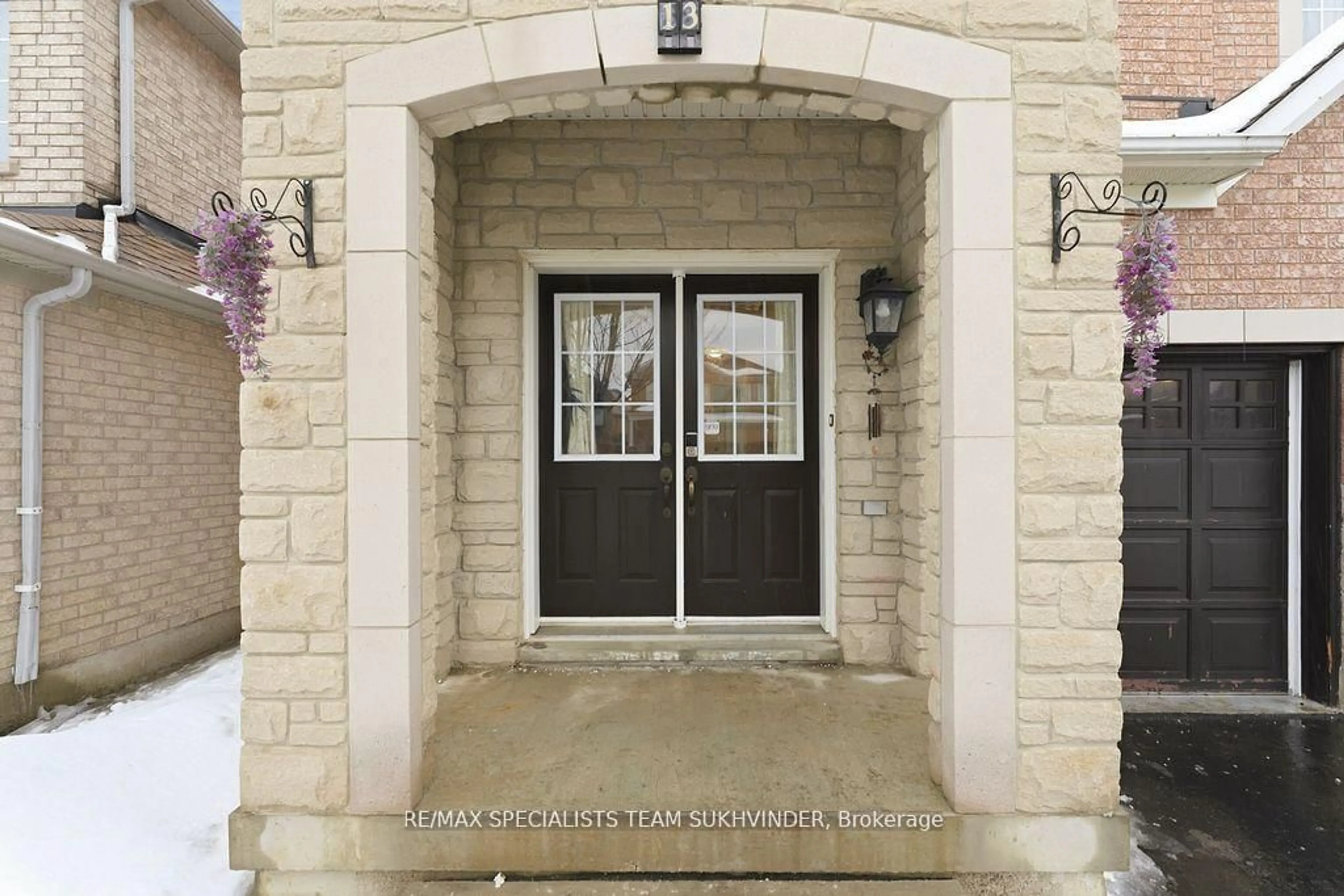 Indoor entryway for 13 El Camino Way, Brampton Ontario L7A 3C4
