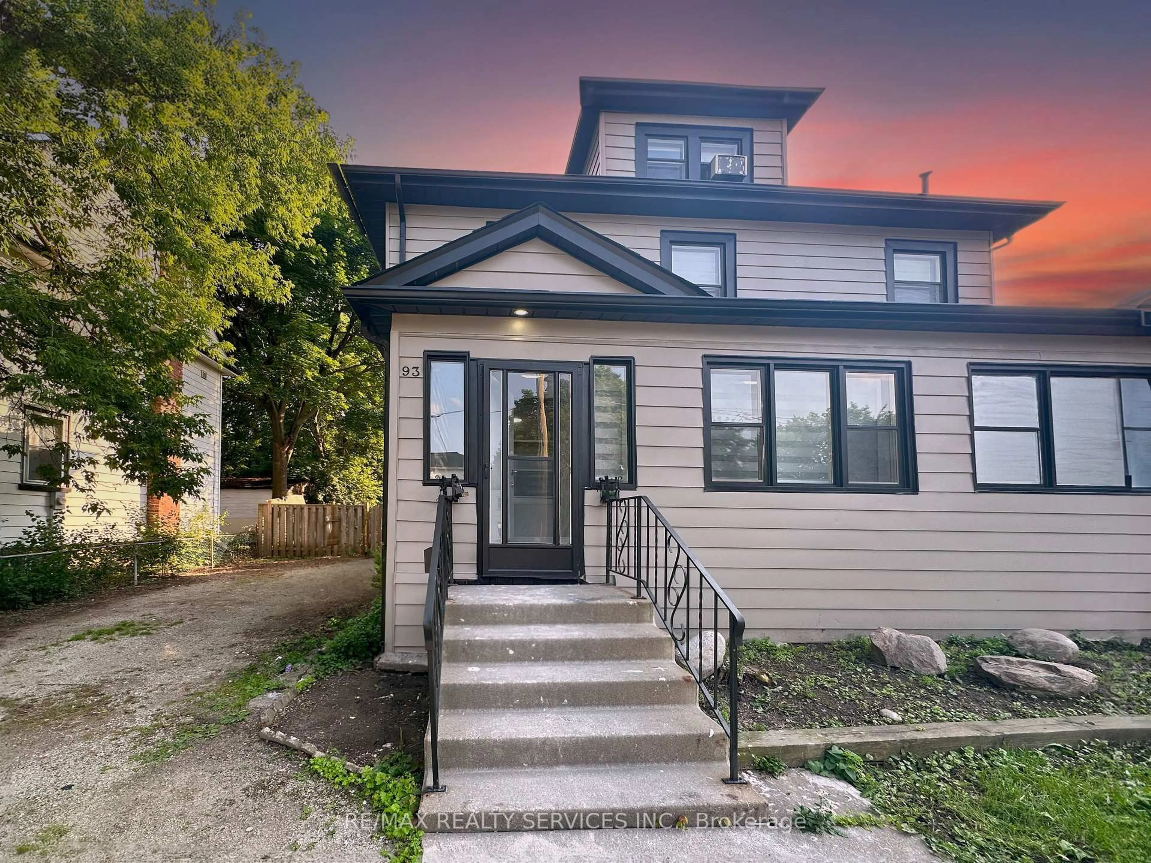 Unknown for 93 Mill St, Brampton Ontario L6X 1T7