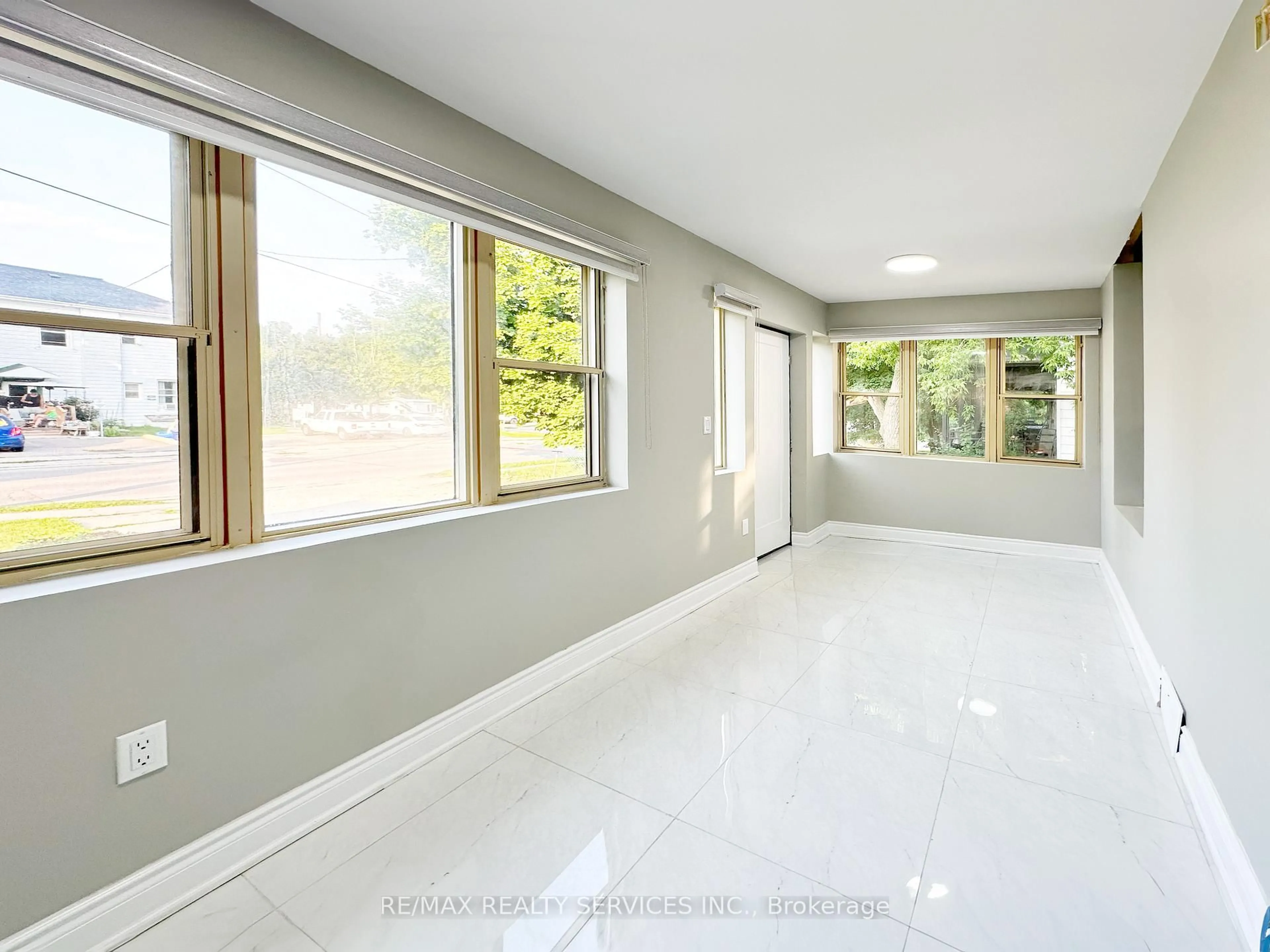 Unknown for 93 Mill St, Brampton Ontario L6X 1T7