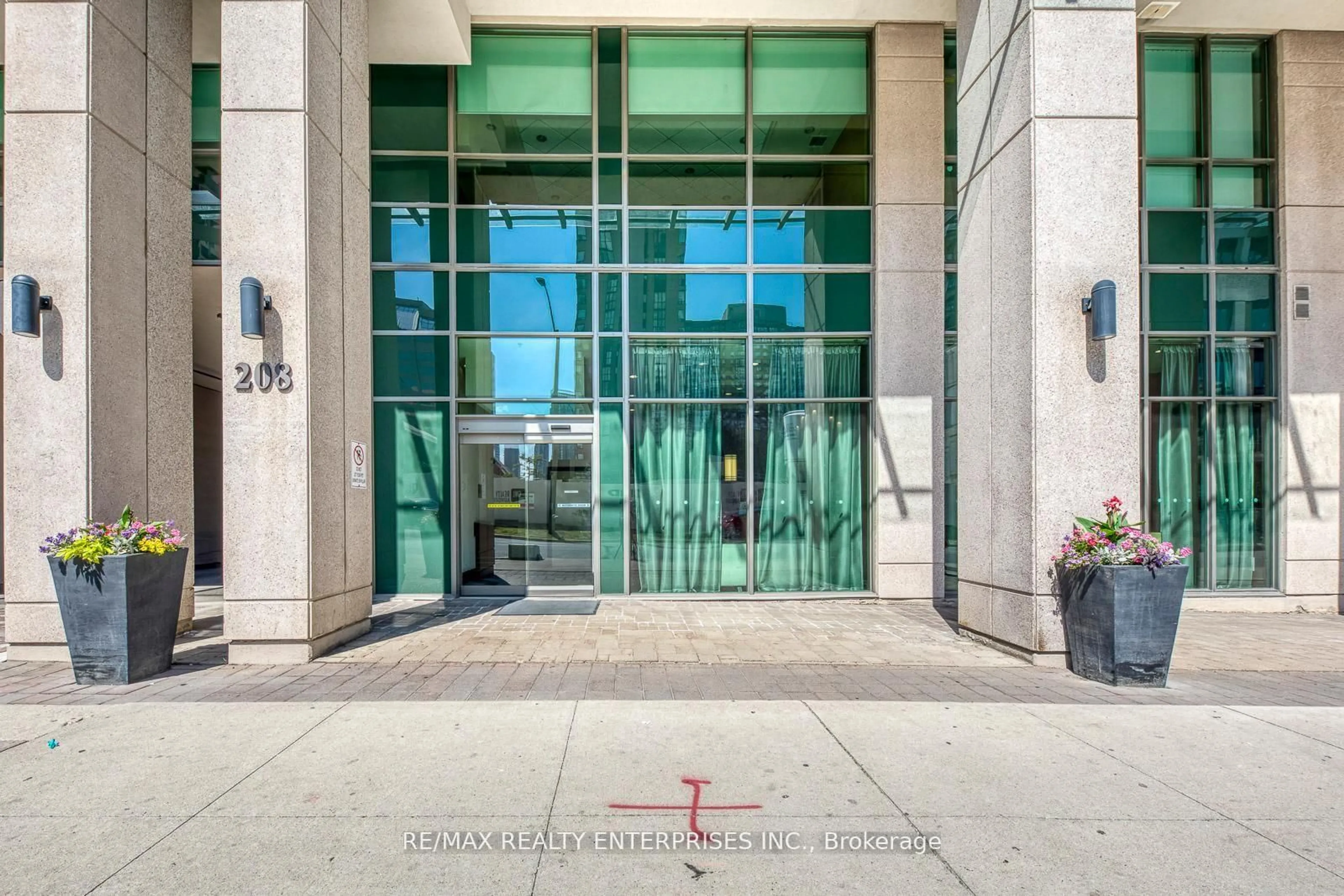 Indoor foyer for 208 Enfield Pl #3302, Mississauga Ontario L5B 0G8