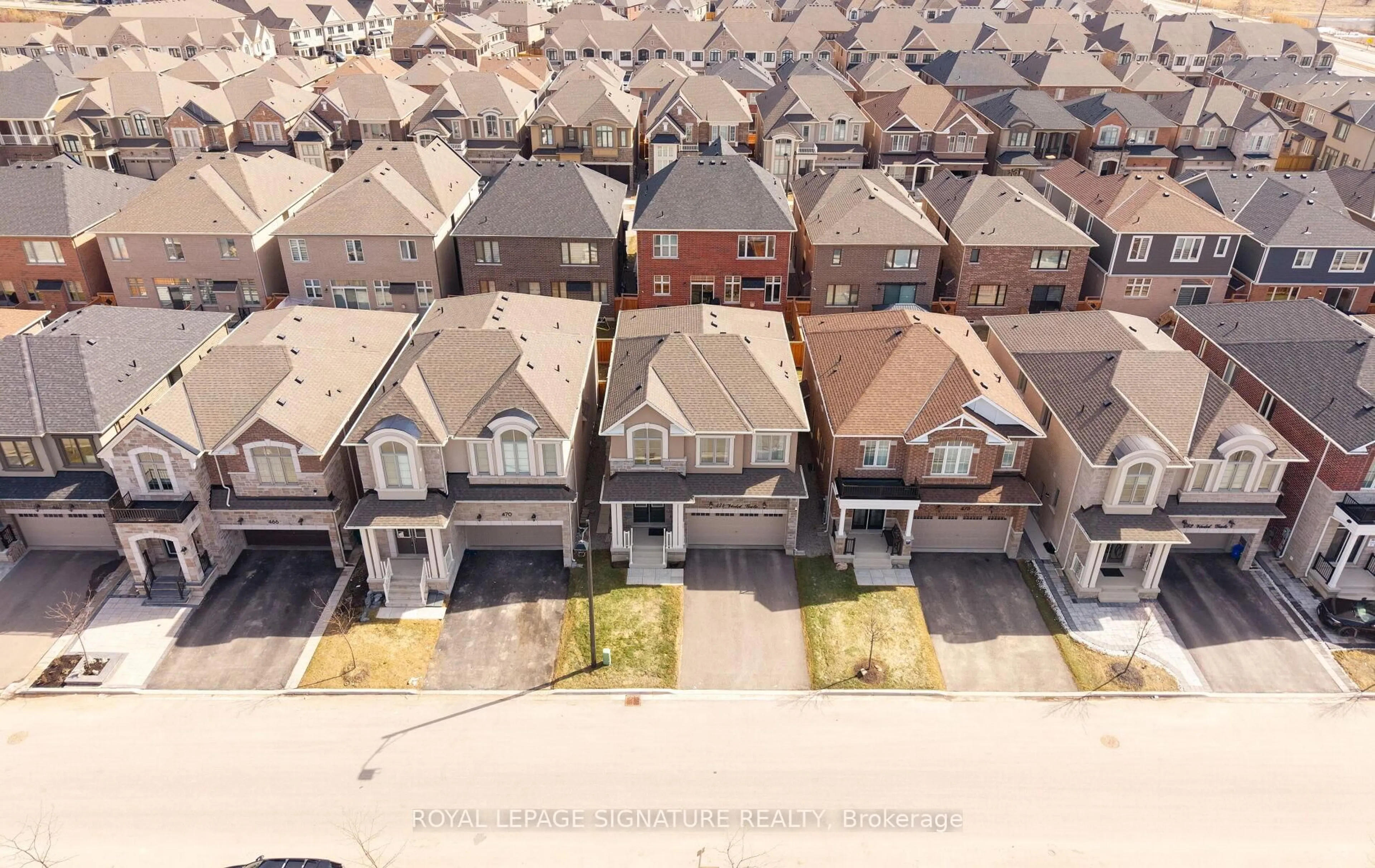A pic from outside/outdoor area/front of a property/back of a property/a pic from drone, street for 474 Violet Gate, Milton Ontario L9E 1X6