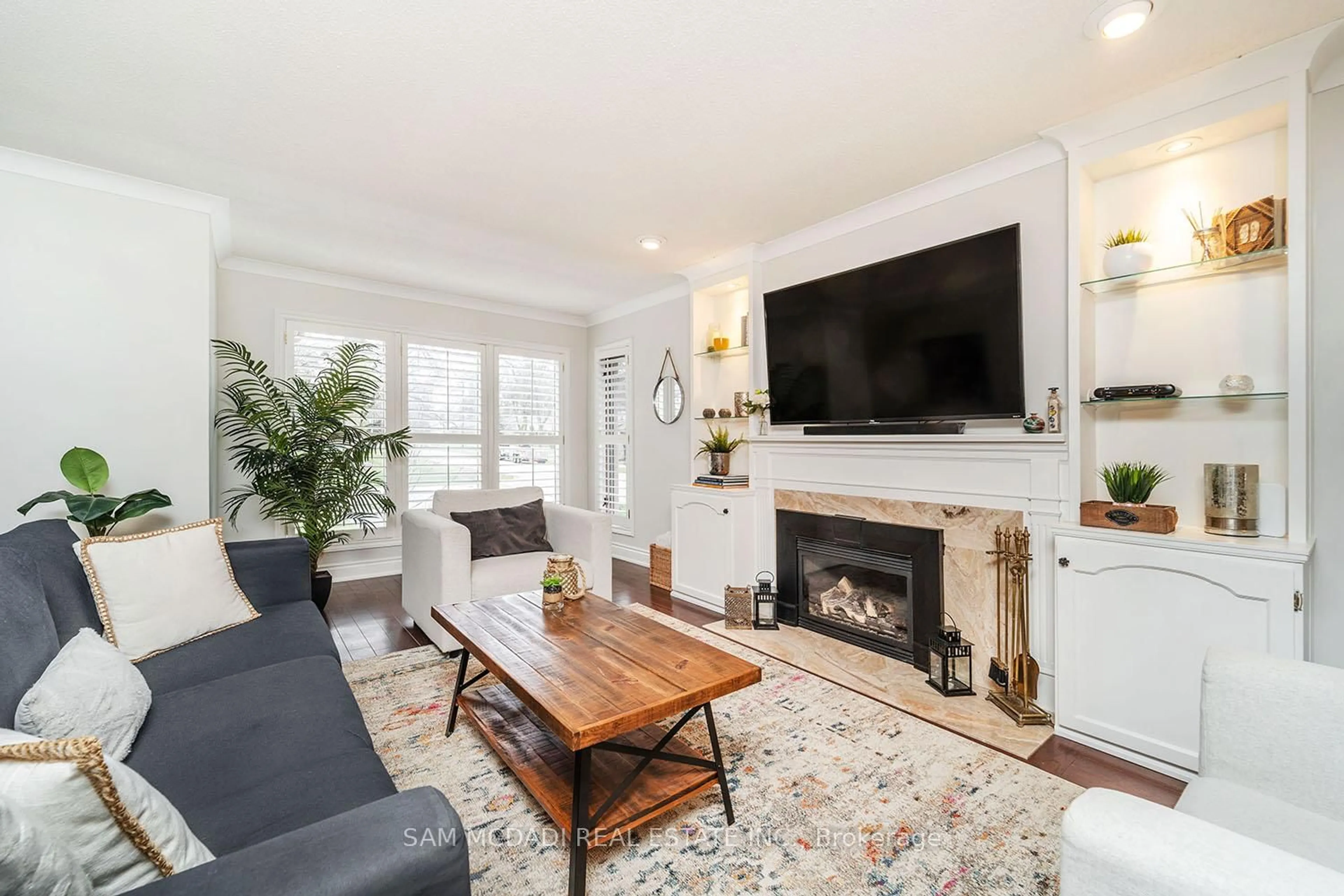 Living room with furniture, unknown for 388 Ash Rd, Oakville Ontario L6J 4P7