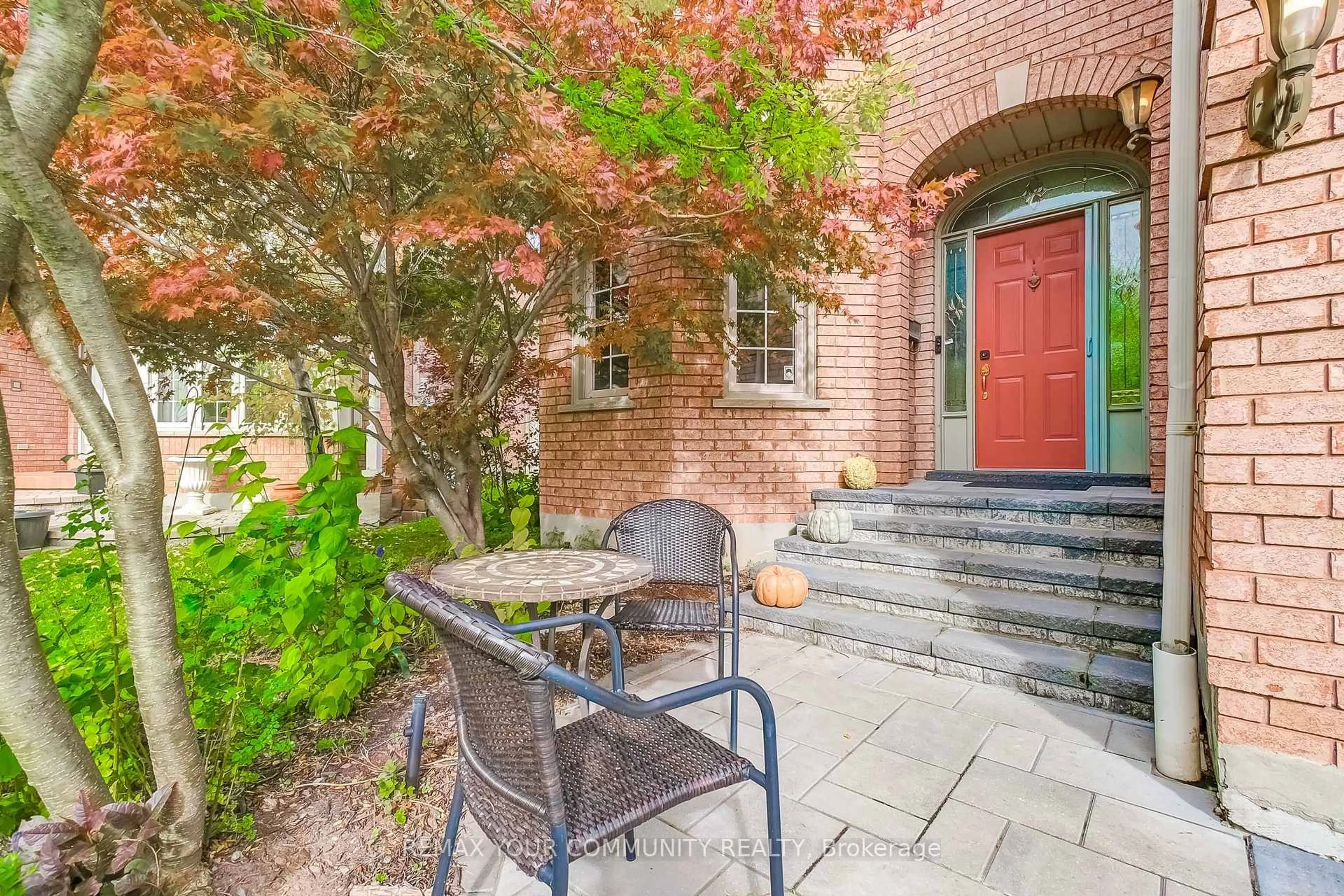 Patio, street for 2629 Burnford Tr, Mississauga Ontario L5M 5E1