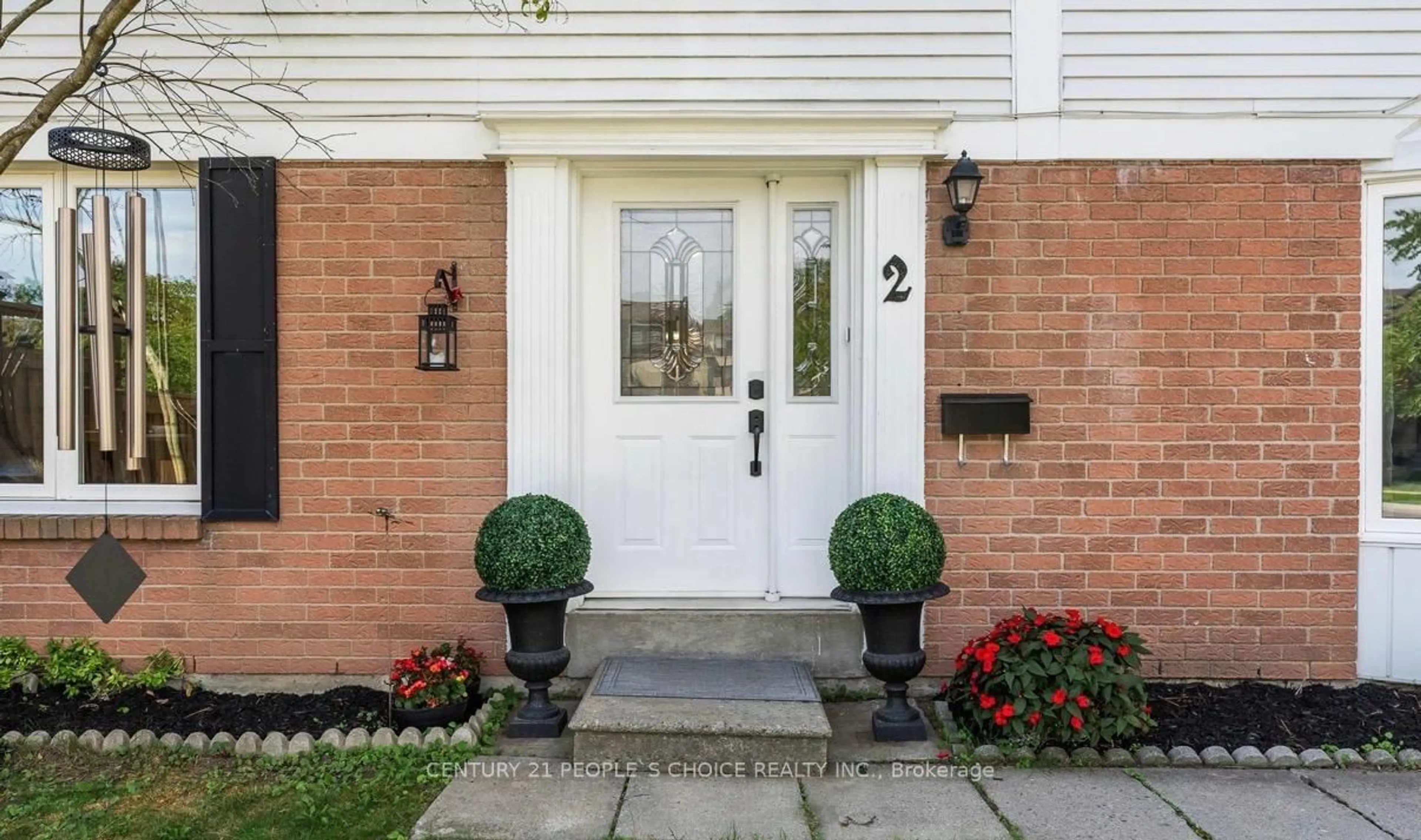 Indoor entryway for 2 Mangrove Rd, Brampton Ontario L6S 3Y1