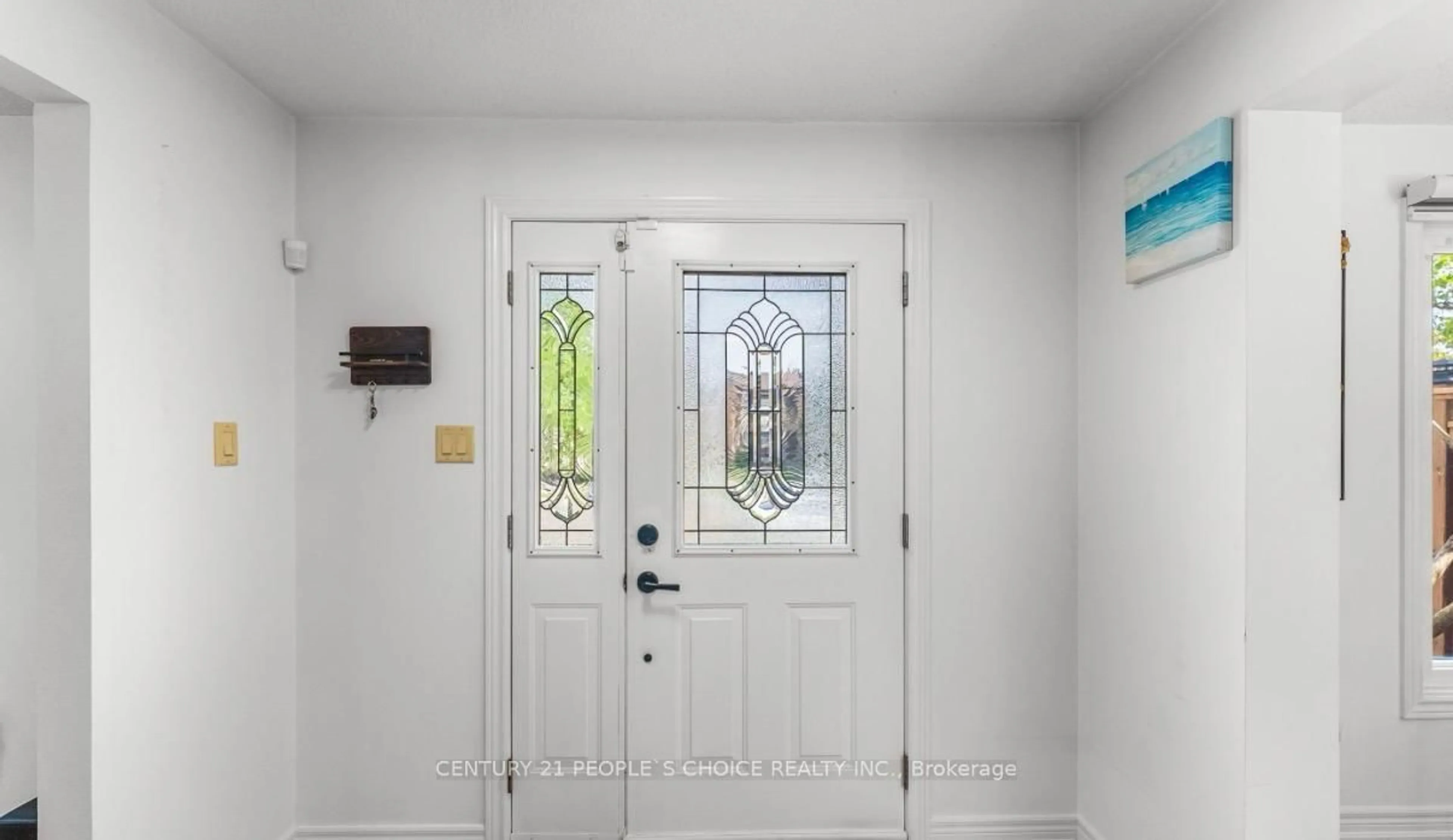 Indoor entryway for 2 Mangrove Rd, Brampton Ontario L6S 3Y1