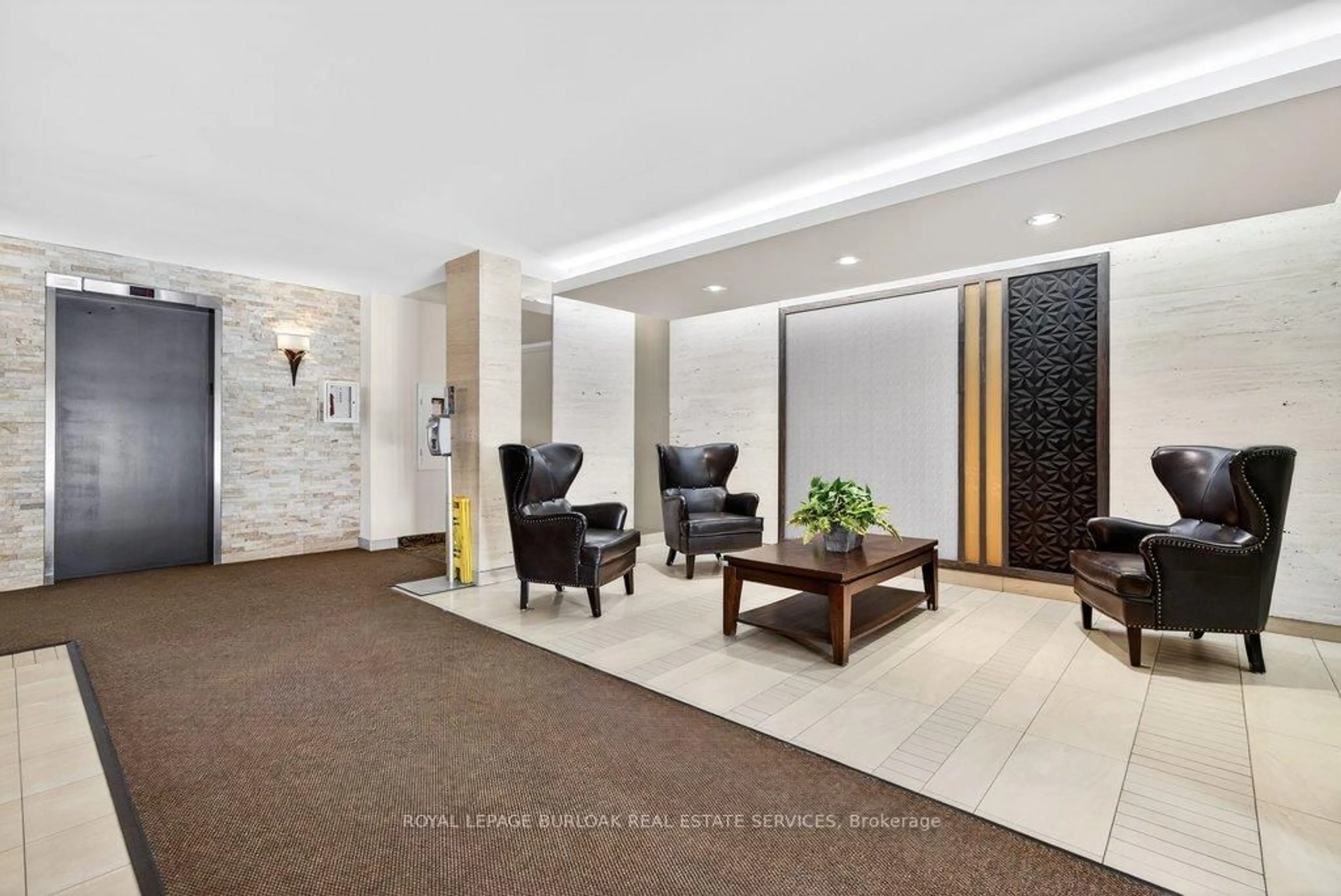 Lobby for 1425 Ghent Ave #704, Burlington Ontario L7X 1S5