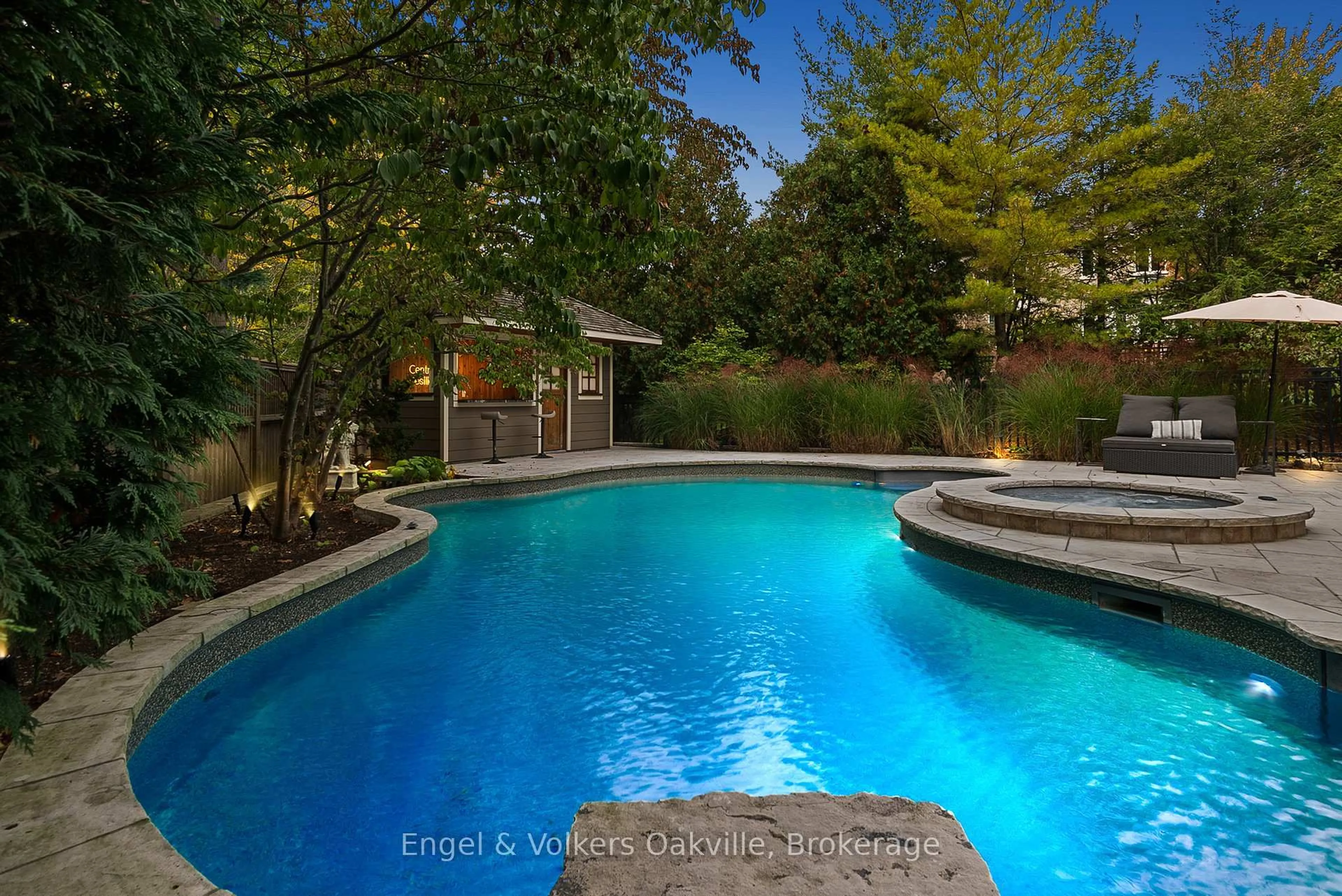 Pool for 493 Berkley Crt, Oakville Ontario L6H 6Y9