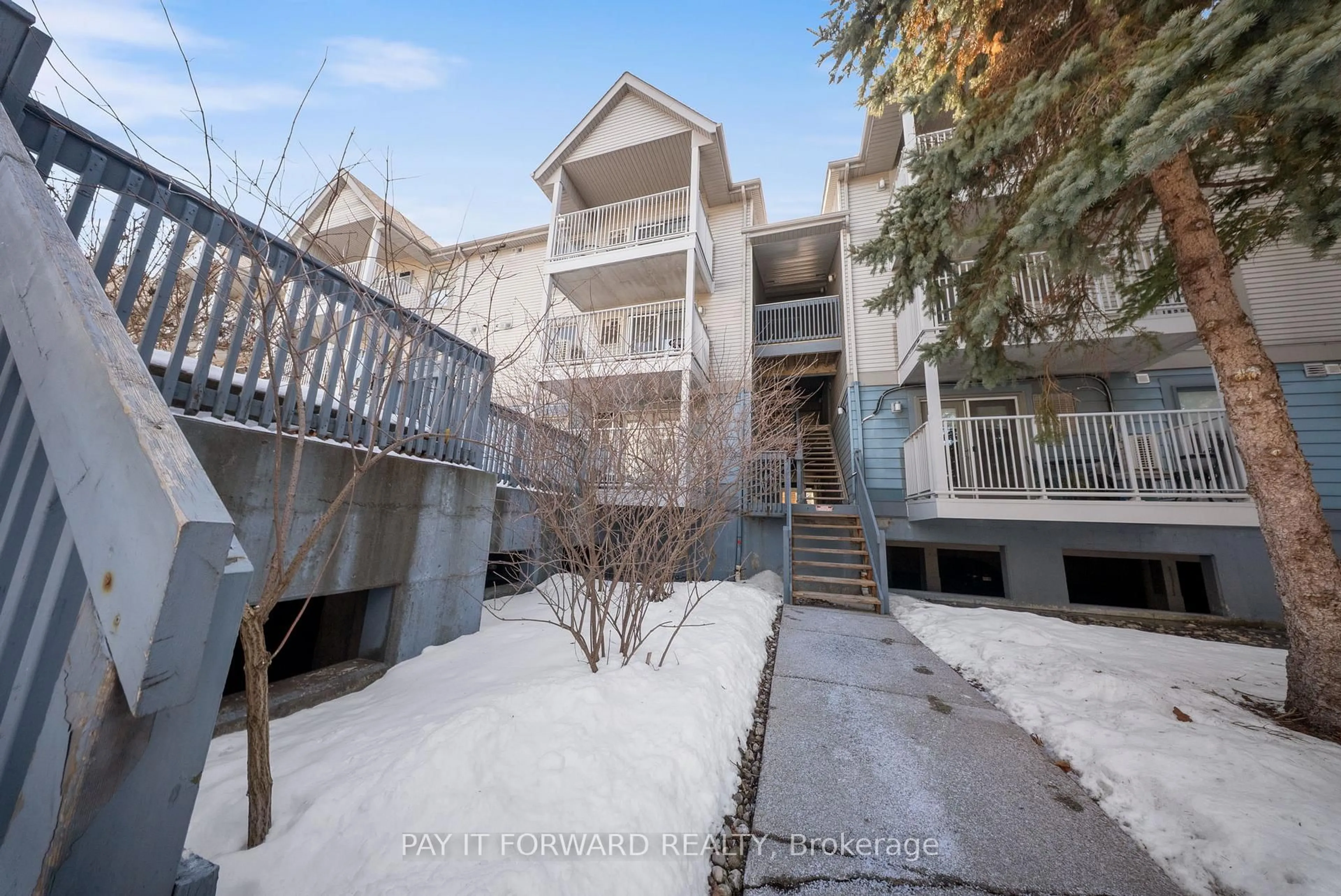 Unknown for 2010 Cleaver Ave #207, Burlington Ontario L7M 4C1