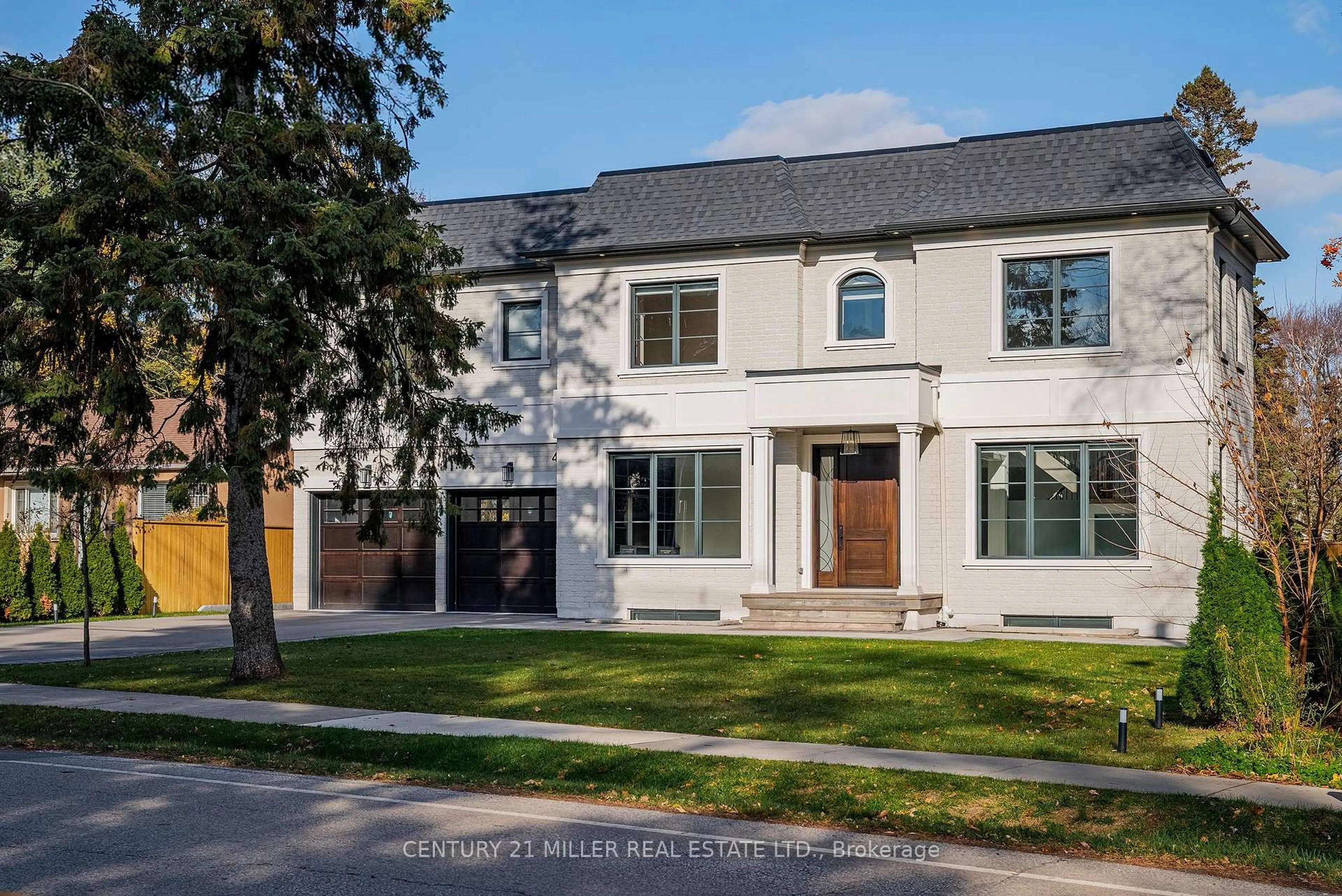 Home with brick exterior material, street for 481 Chartwell Rd, Oakville Ontario L6J 4A6