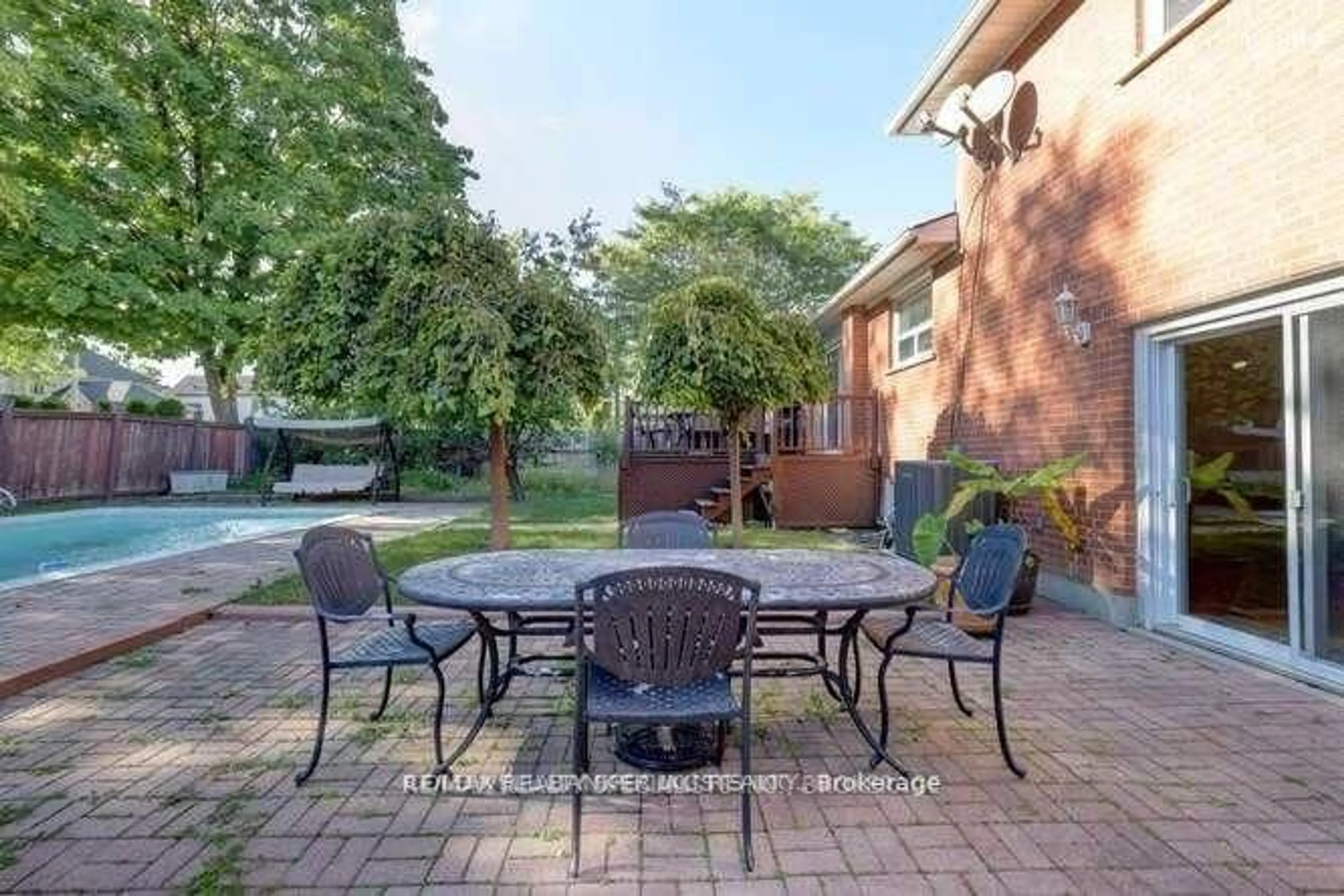 Patio, street for 2220 Springfield Crt, Mississauga Ontario L5K 1V2