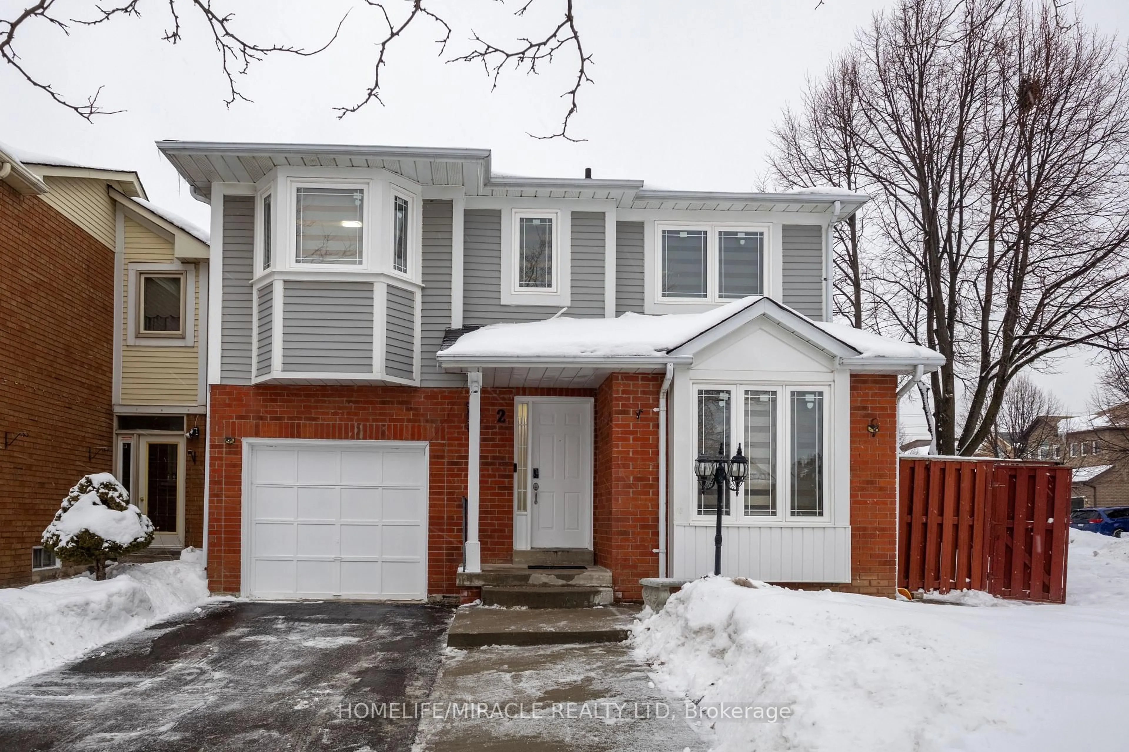Home with brick exterior material, street for 2 Santa Anita Crt, Brampton Ontario L6Y 4P8