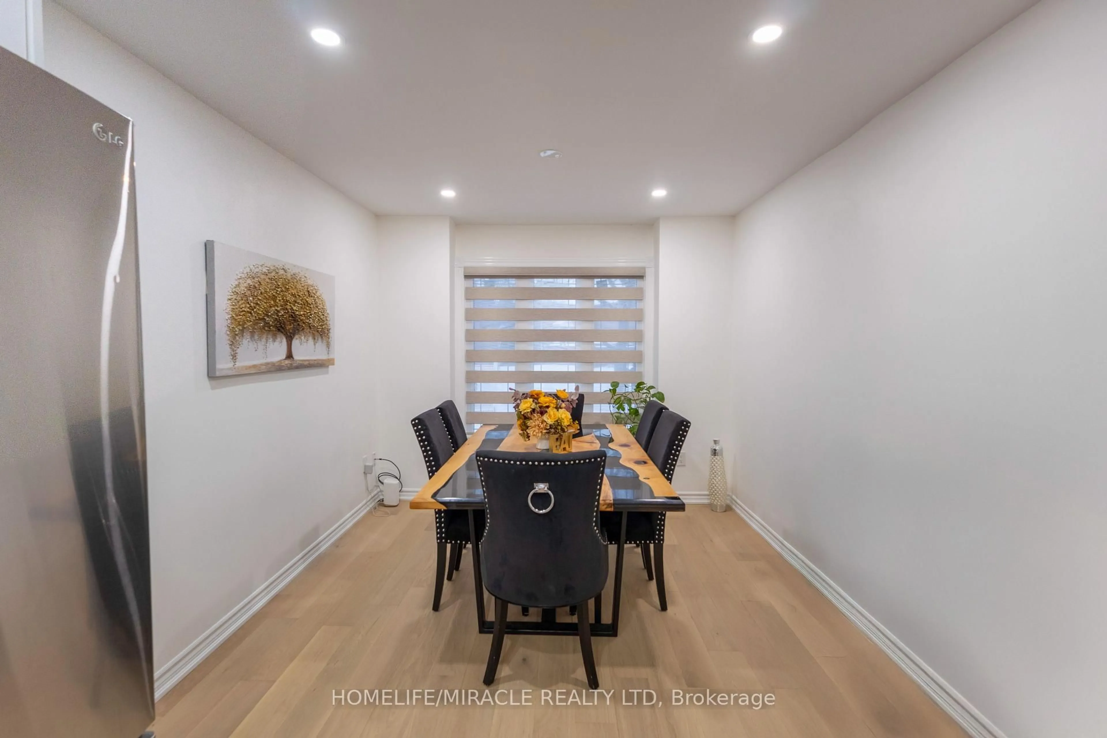 Dining room, unknown for 2 Santa Anita Crt, Brampton Ontario L6Y 4P8