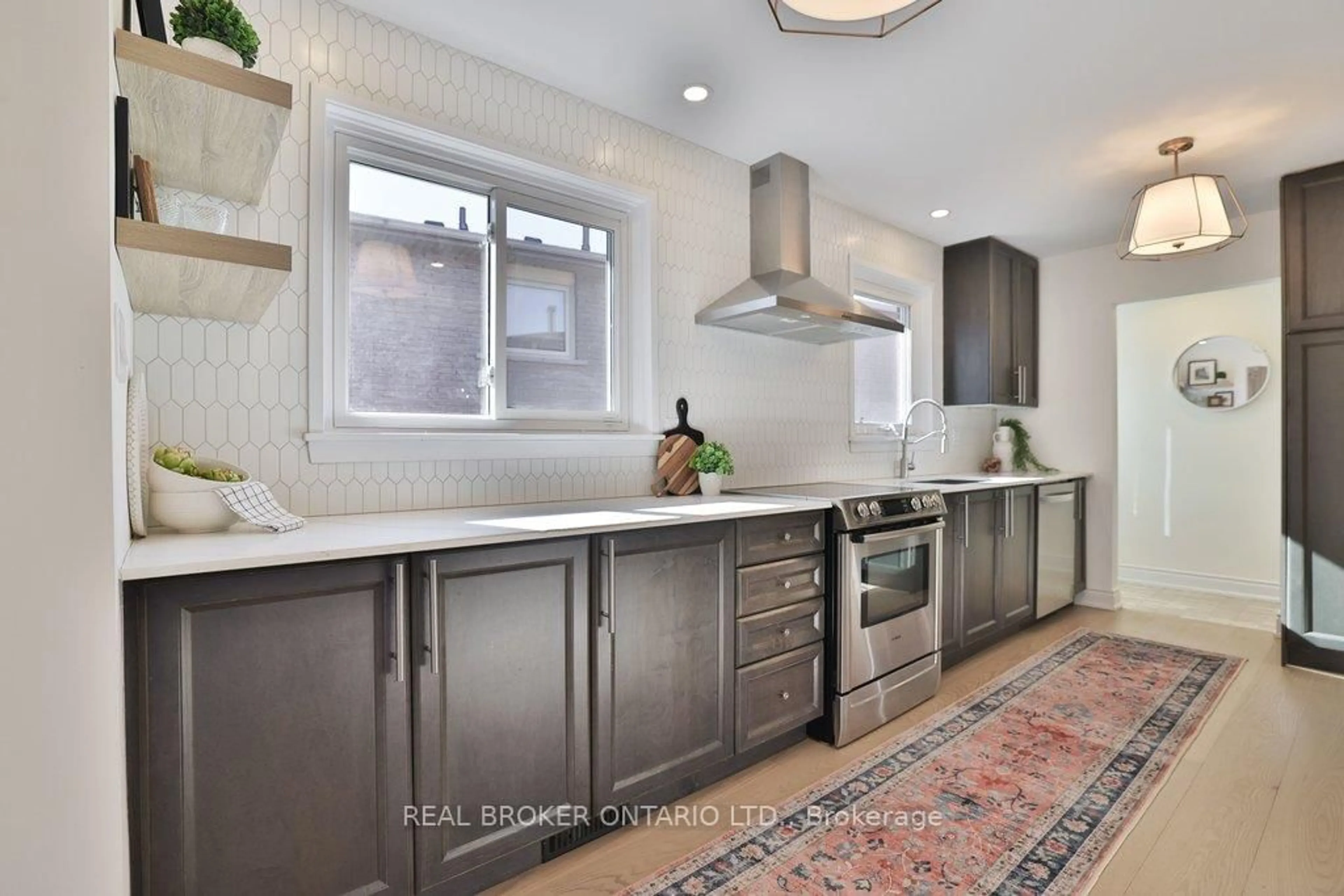 Contemporary kitchen, ceramic/tile floor for 273 Oriole Crt, Milton Ontario L9T 3R3