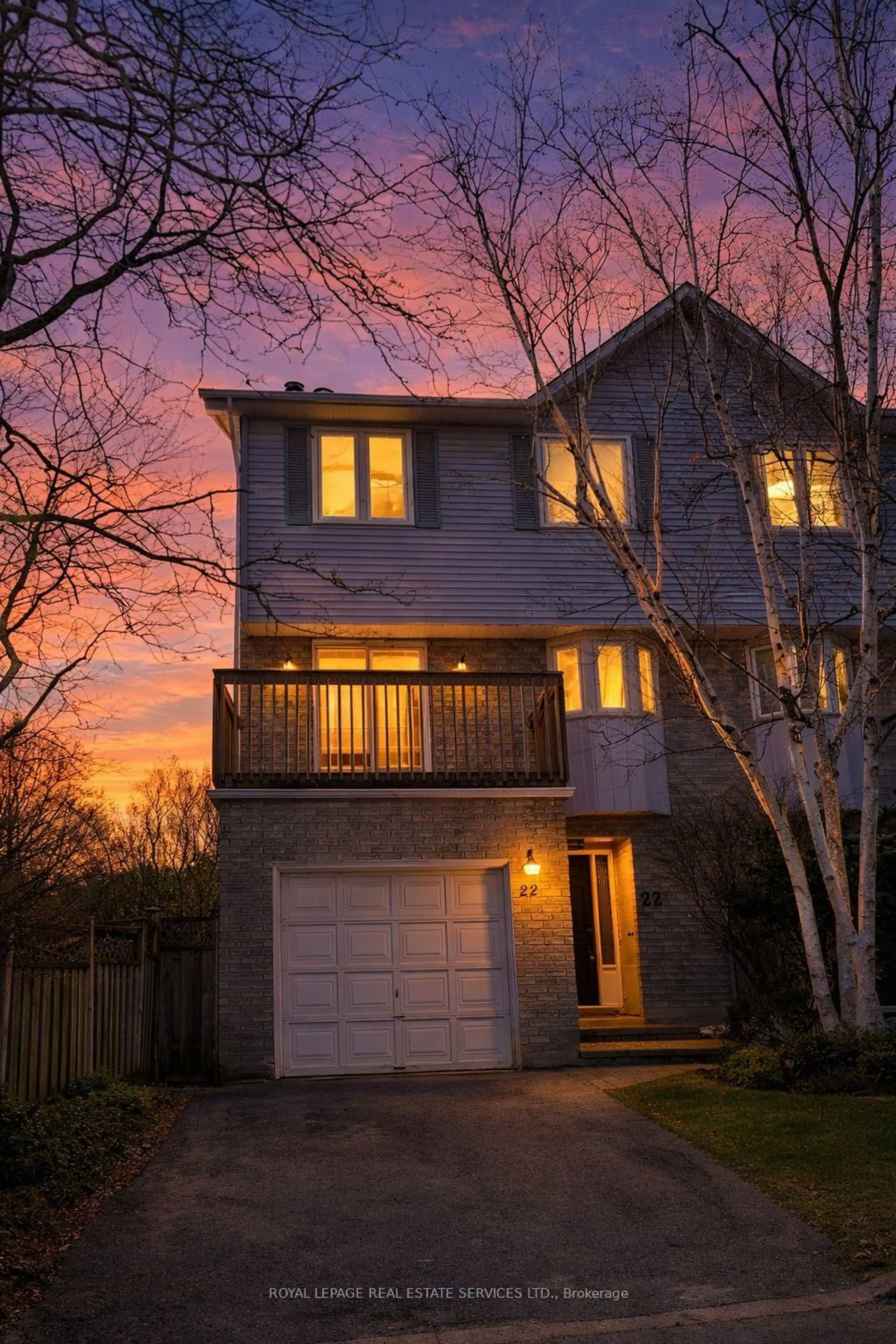 Home with vinyl exterior material, street for 2299 Marine Dr #22, Oakville Ontario L6L 1C2