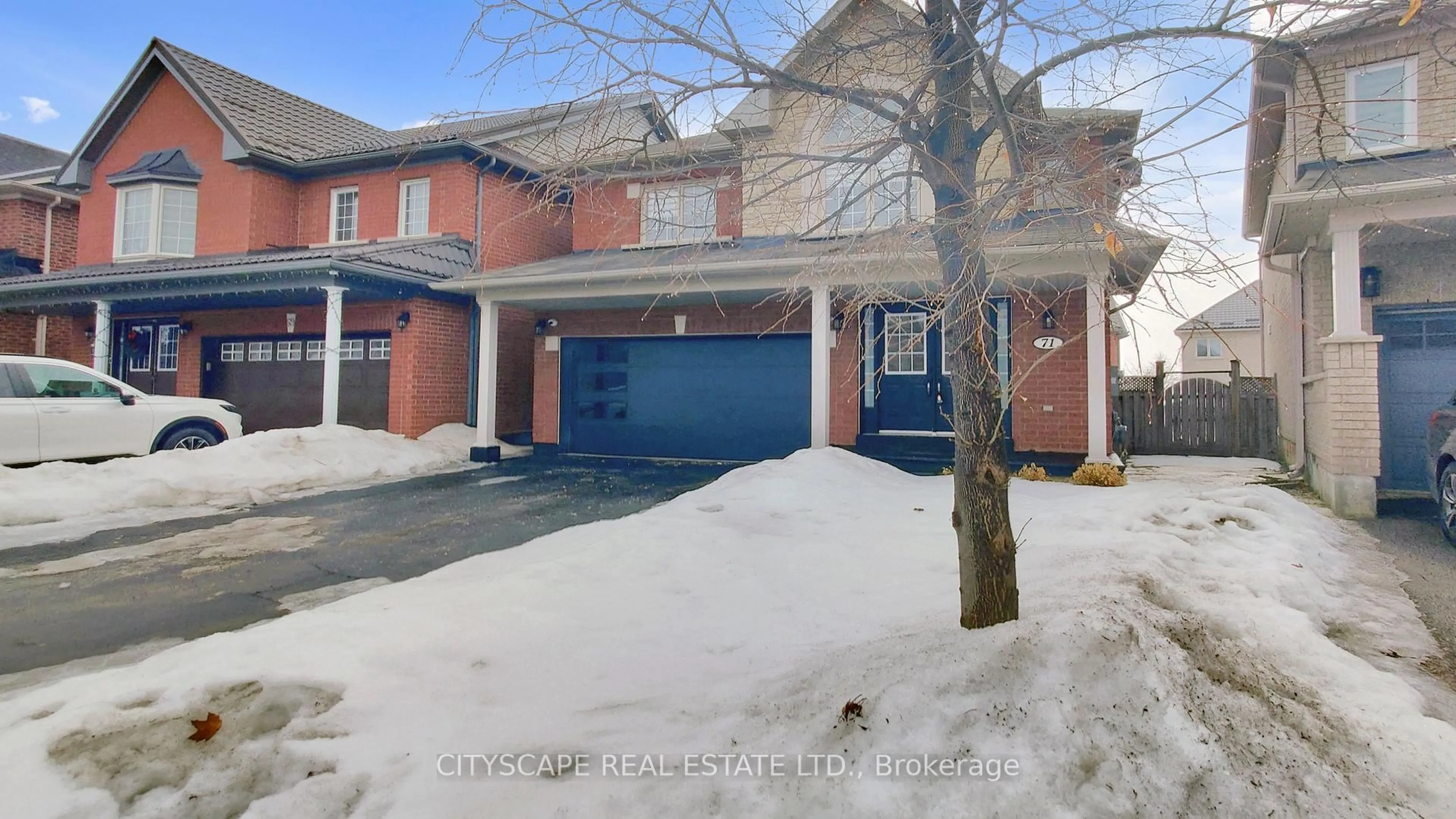 A pic from outside/outdoor area/front of a property/back of a property/a pic from drone, street for 71 Cobblehill Cres, Brampton Ontario L6P 2M3