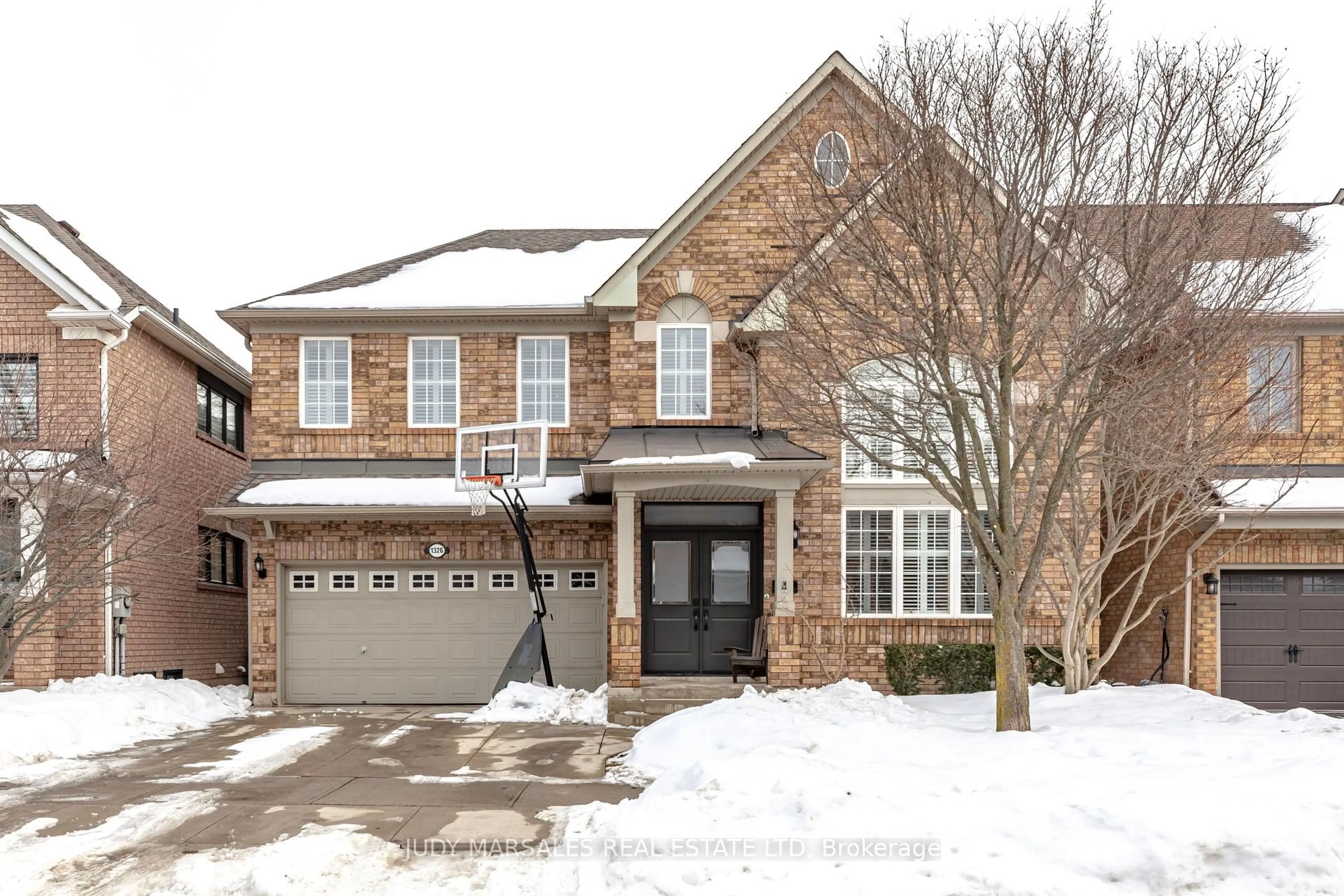 Home with brick exterior material, street for 1326 Pepperbush Pl, Oakville Ontario L6M 4B7