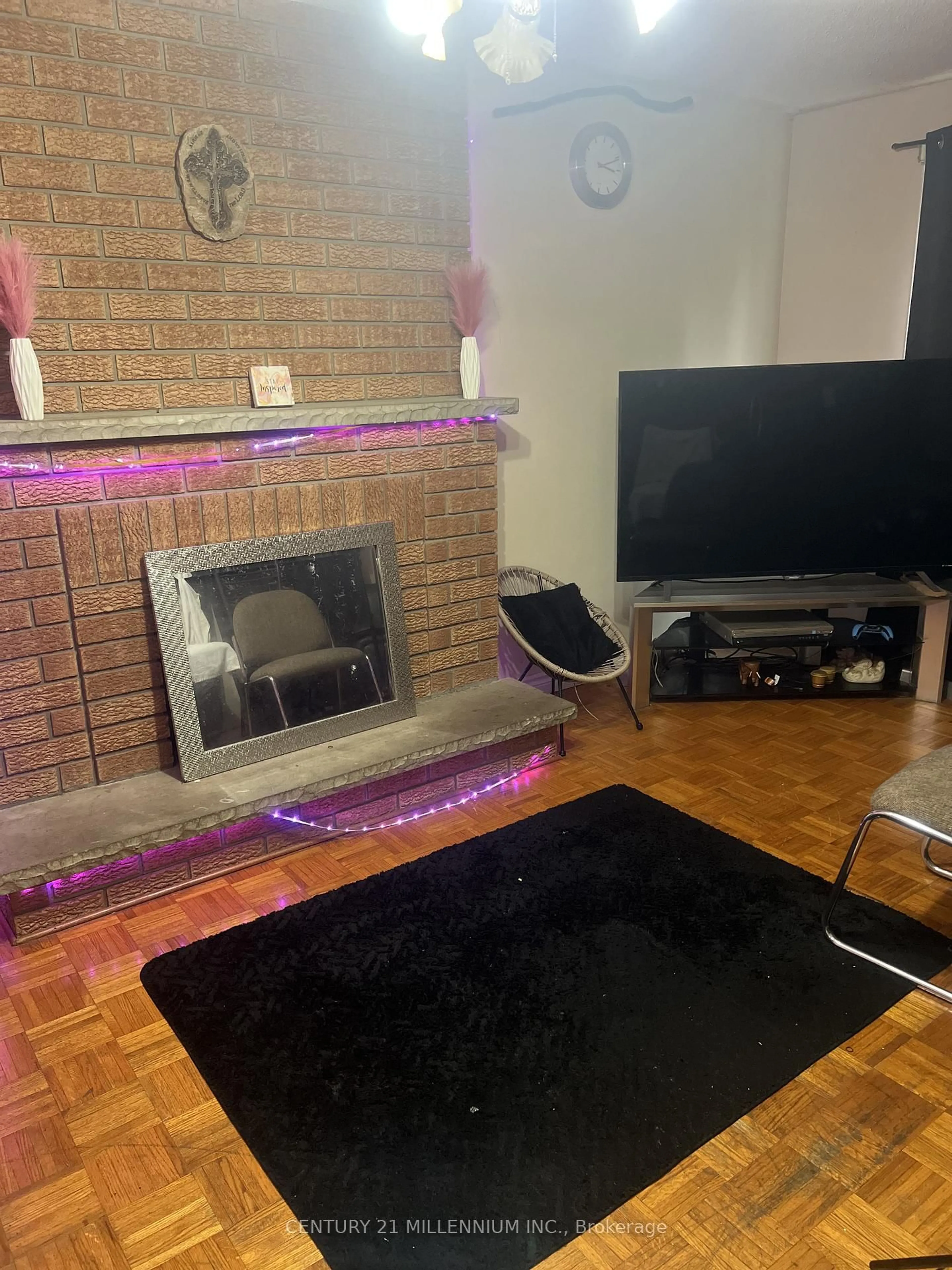 A pic of a room for 175 Vodden St, Brampton Ontario L6X 2W8